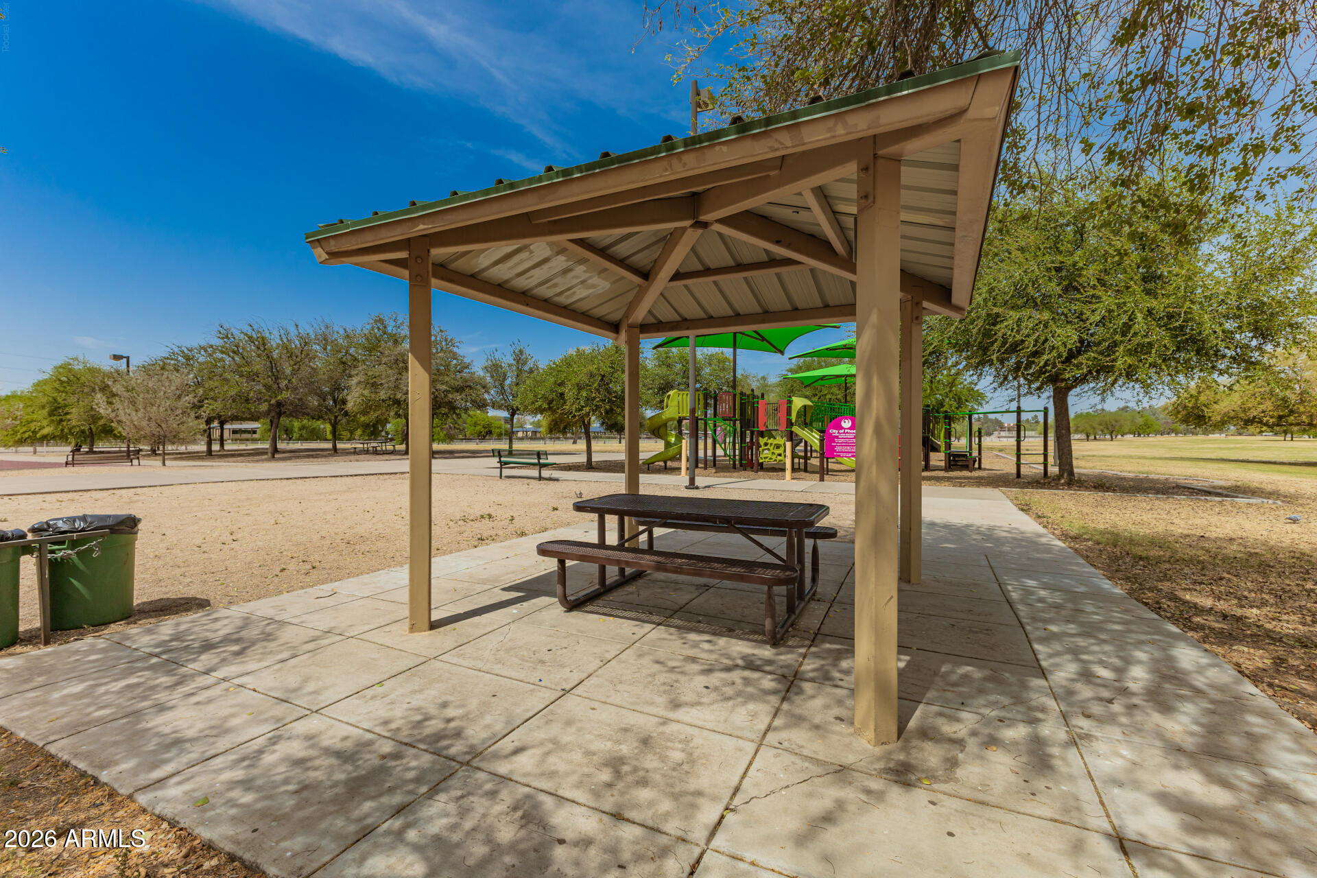 2347 W POINSETTIA Drive N