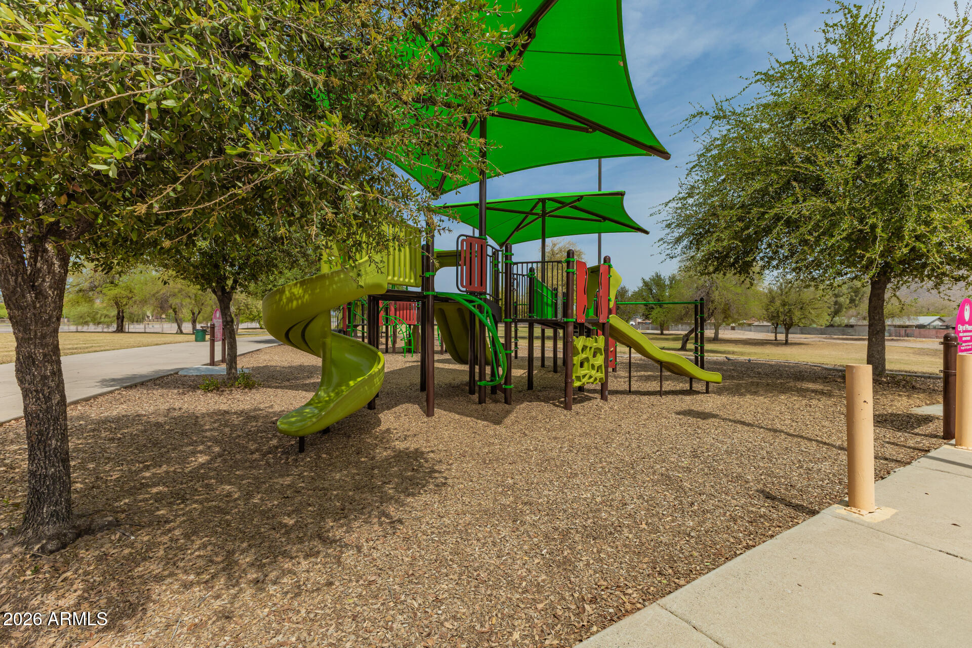 2347 W POINSETTIA Drive N