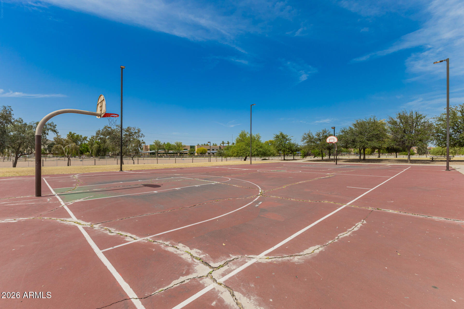 2347 W POINSETTIA Drive N