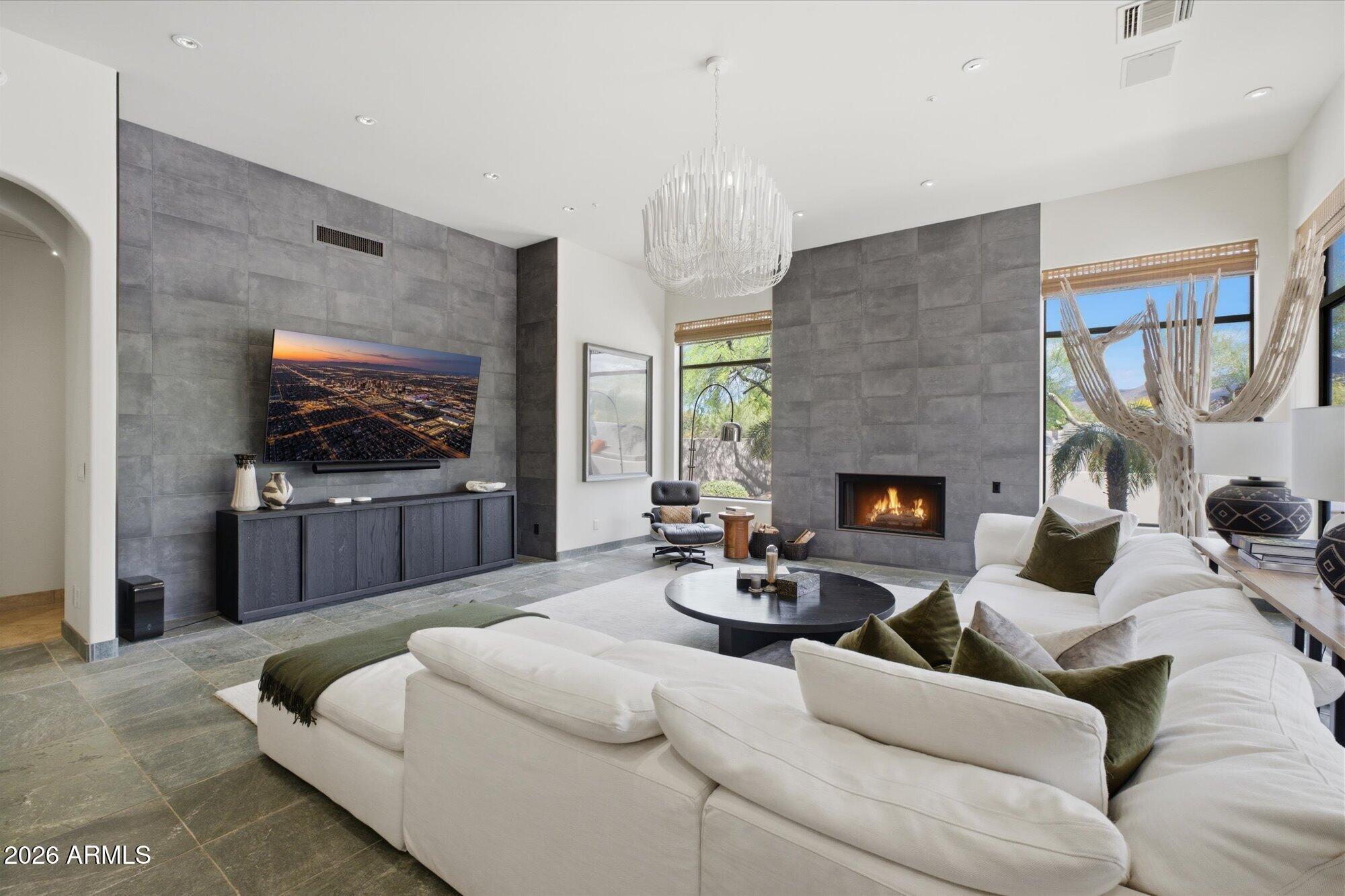 12734 E APPALOOSA Place