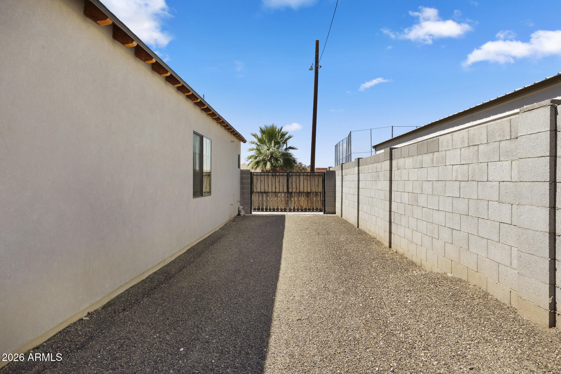 3927 N 13TH Place