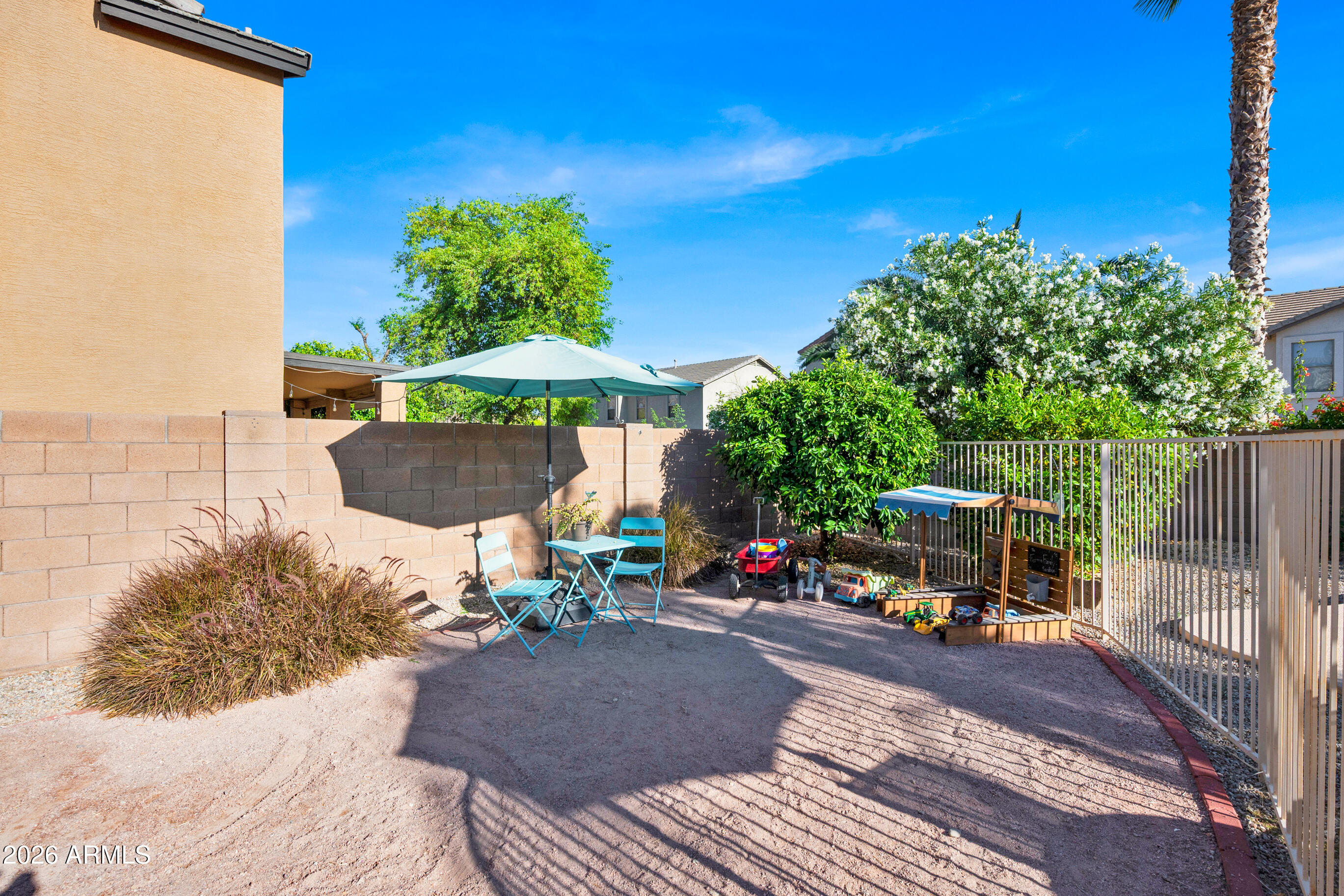 2533 W Big Oak Street