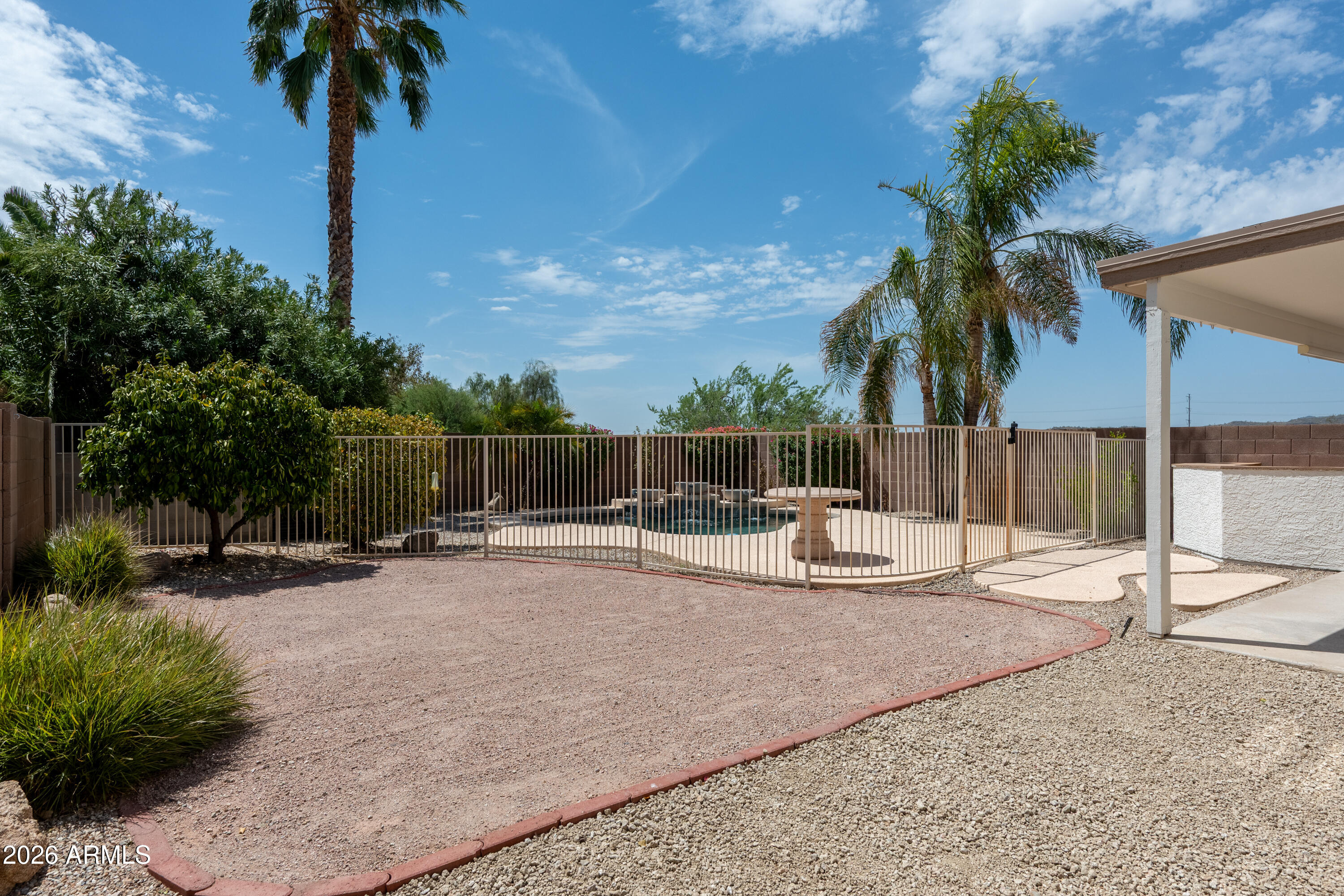 2533 W Big Oak Street