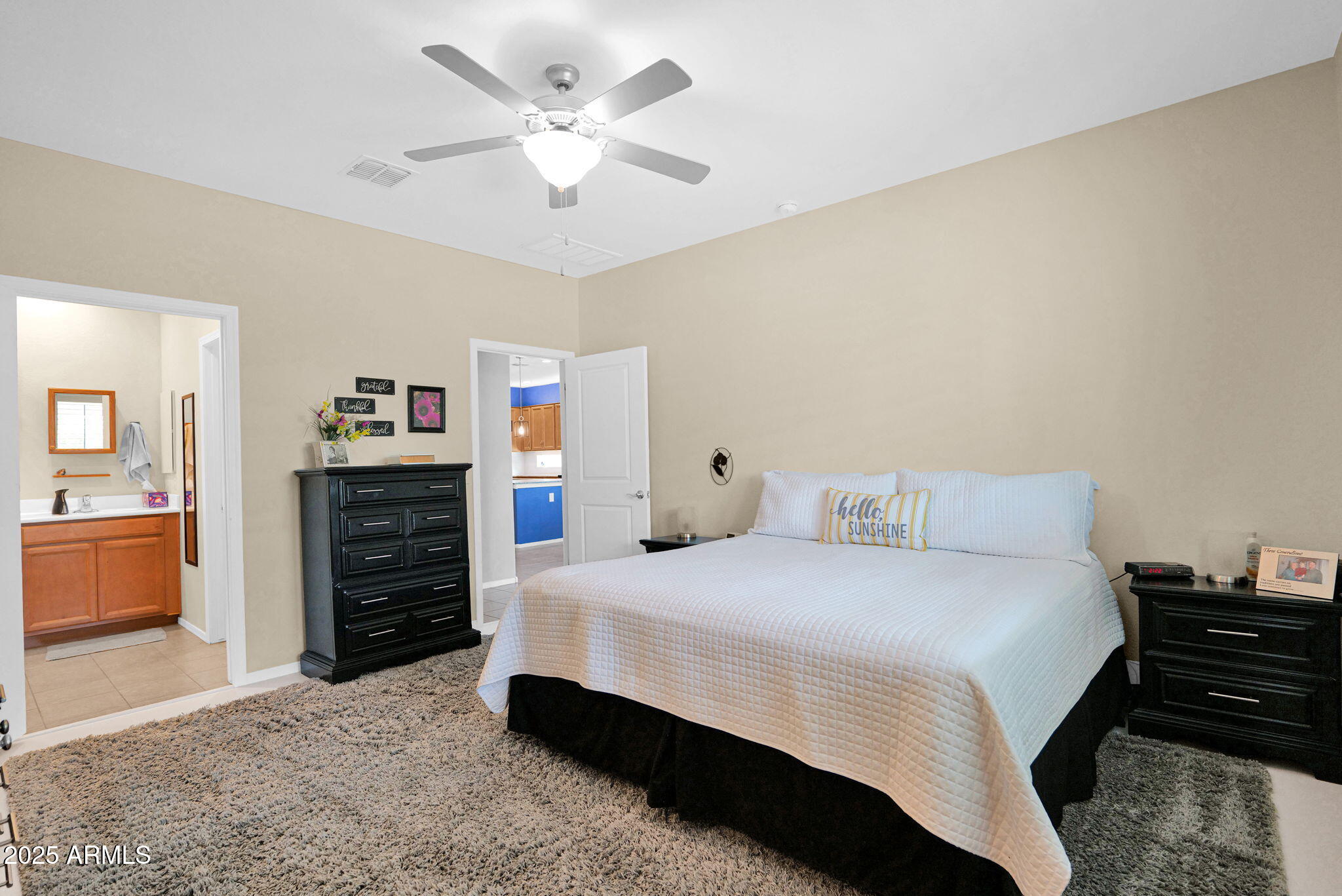 455 N RAINBOW Way