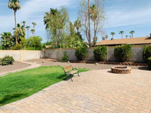 8832 E Lupine Avenue