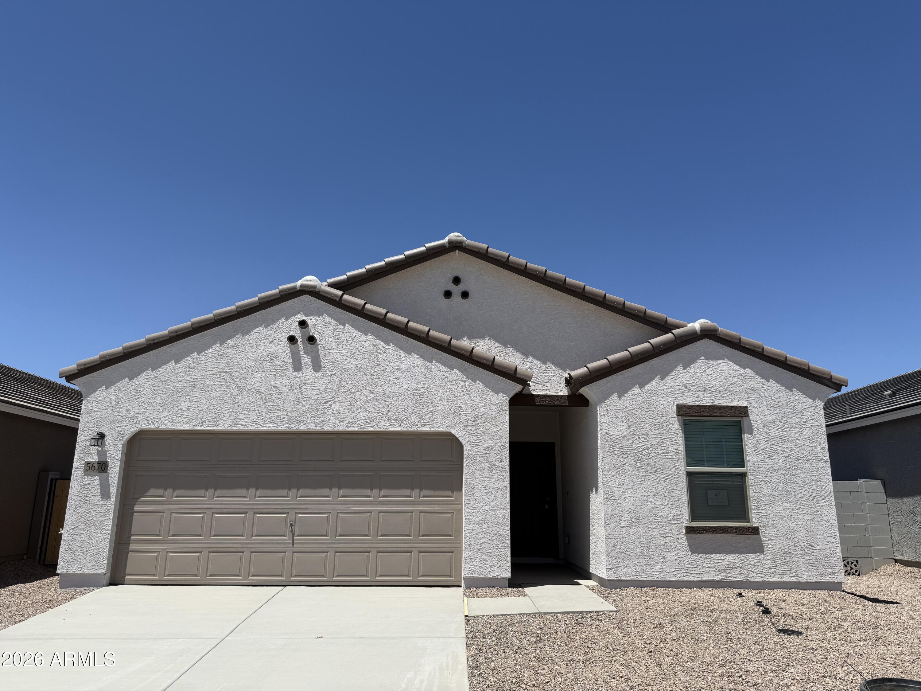 5670 E HORNBLENDE Way