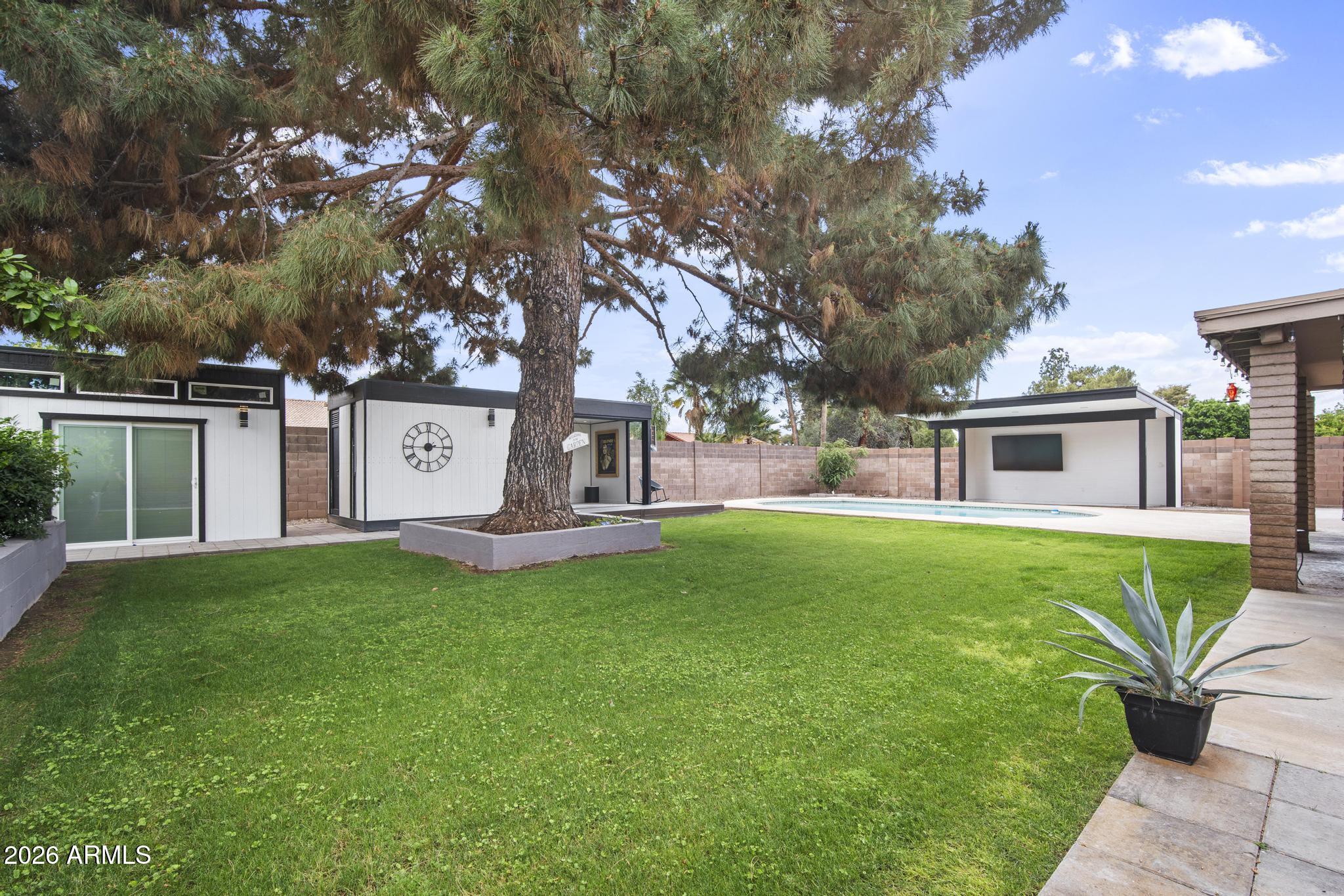 409 E CAROL ANN Way
