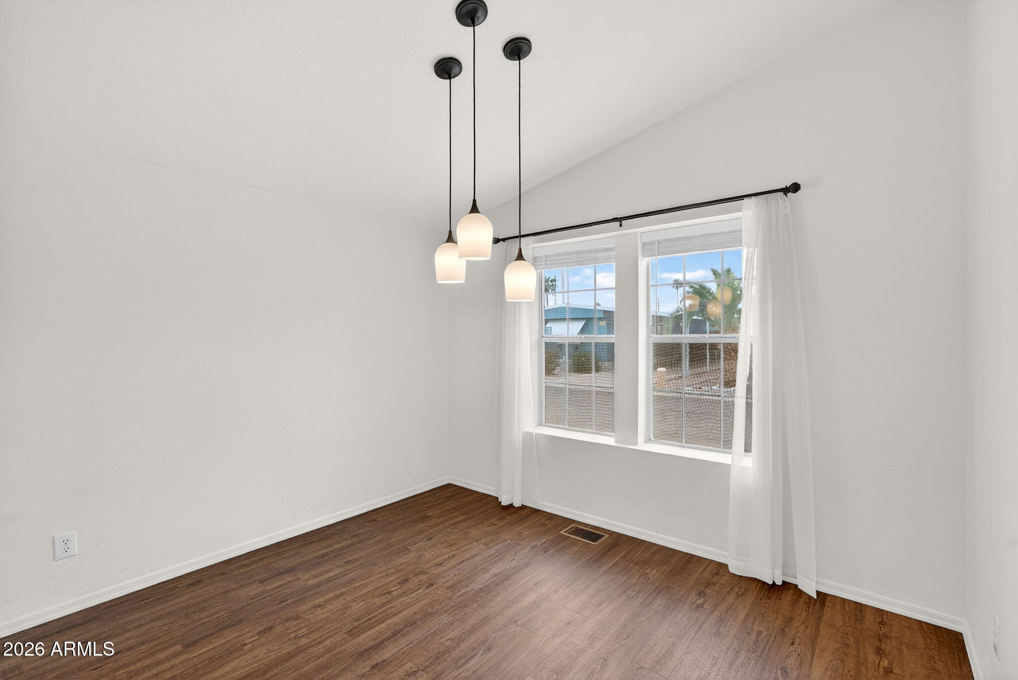 201 S GREENFIELD Road 359