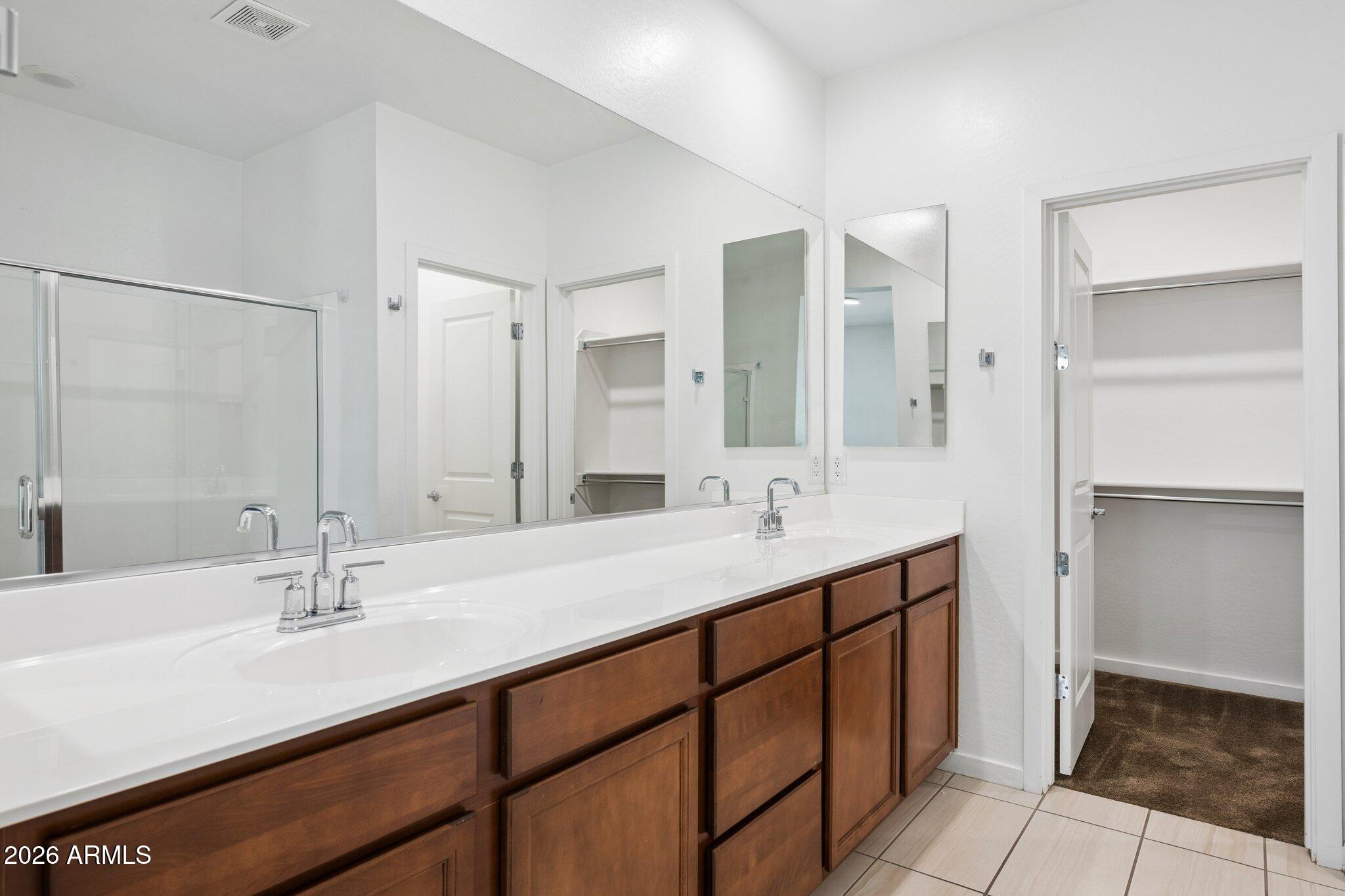 760 E Doral Avenue 101