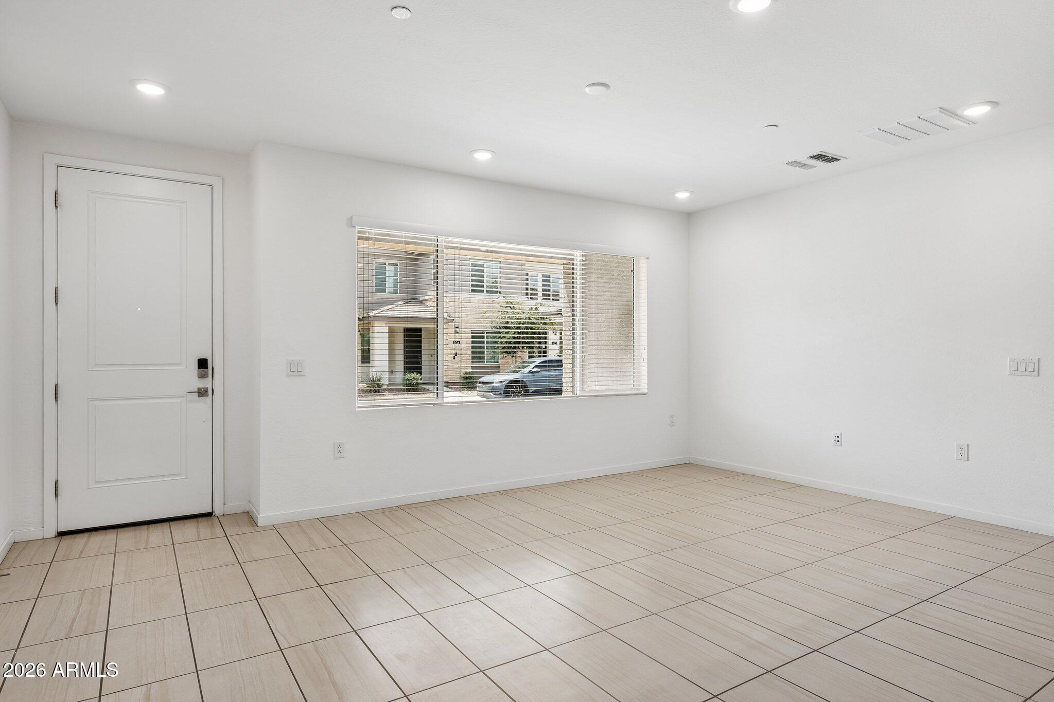 760 E Doral Avenue 101