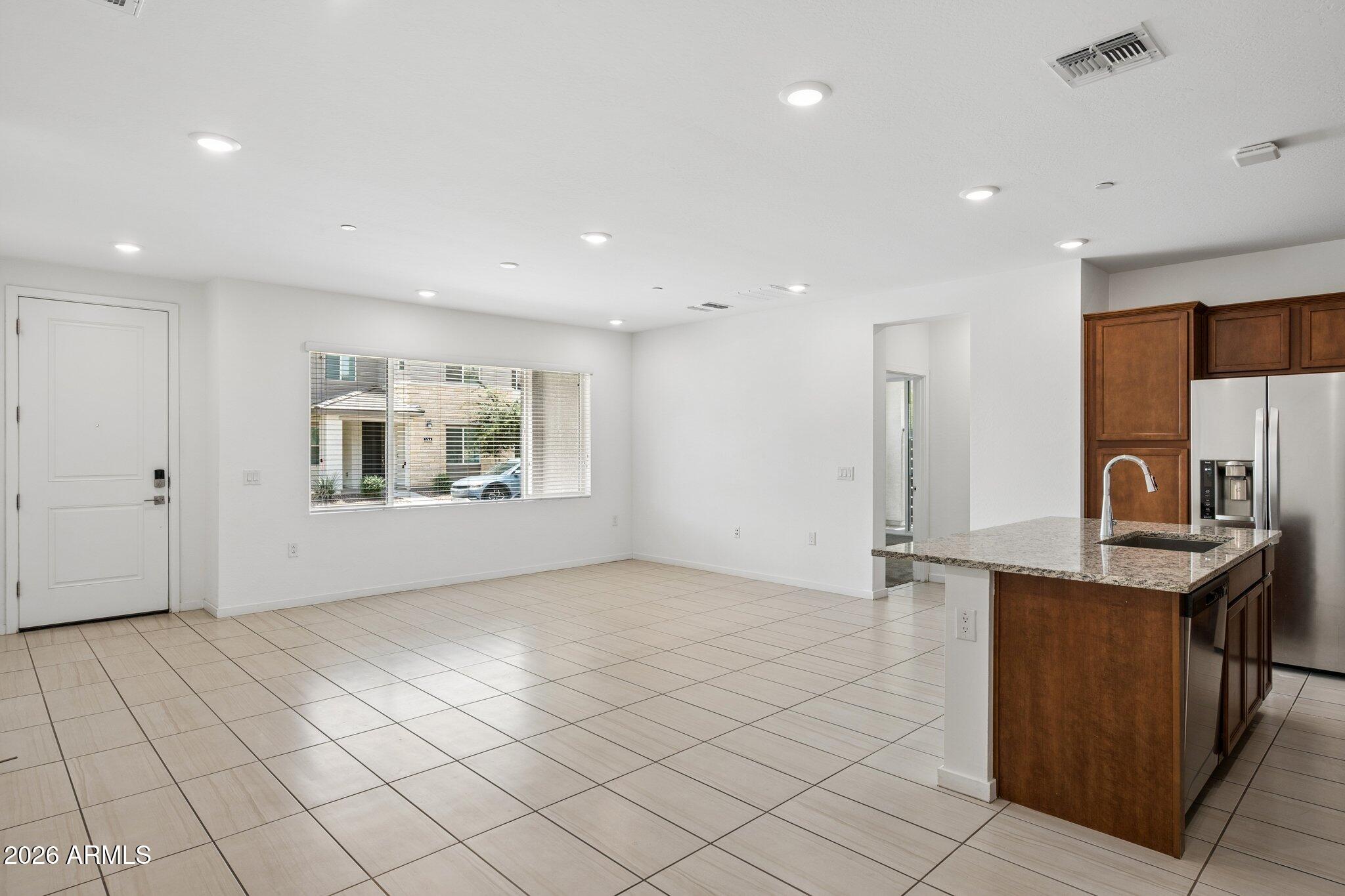 760 E Doral Avenue 101