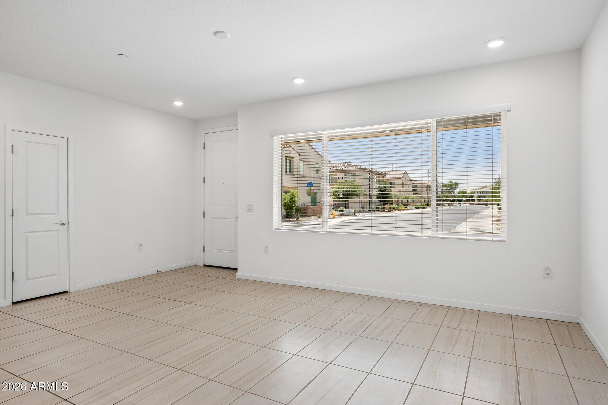 760 E Doral Avenue 101