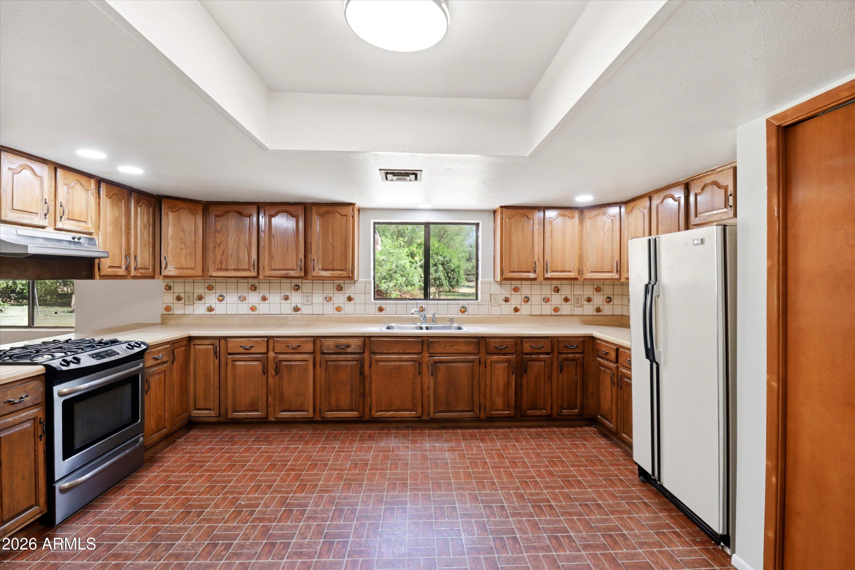 16205 E FAIRVIEW Street -