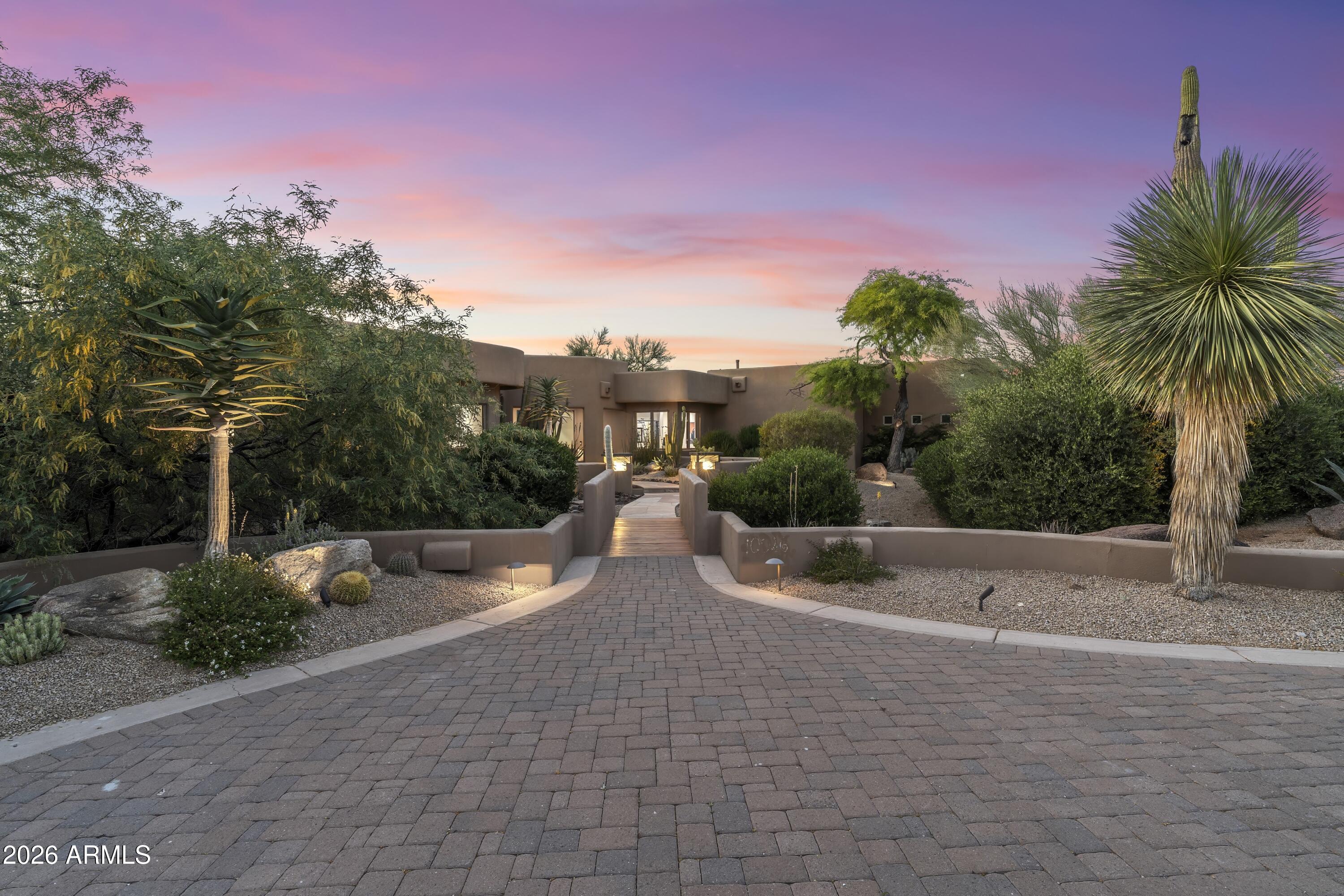 10046 E HIDDEN VALLEY Road