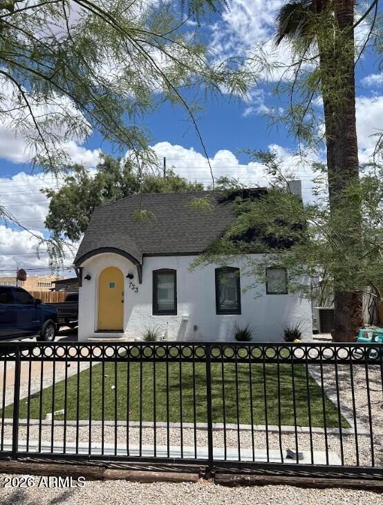 733 S 3RD Street