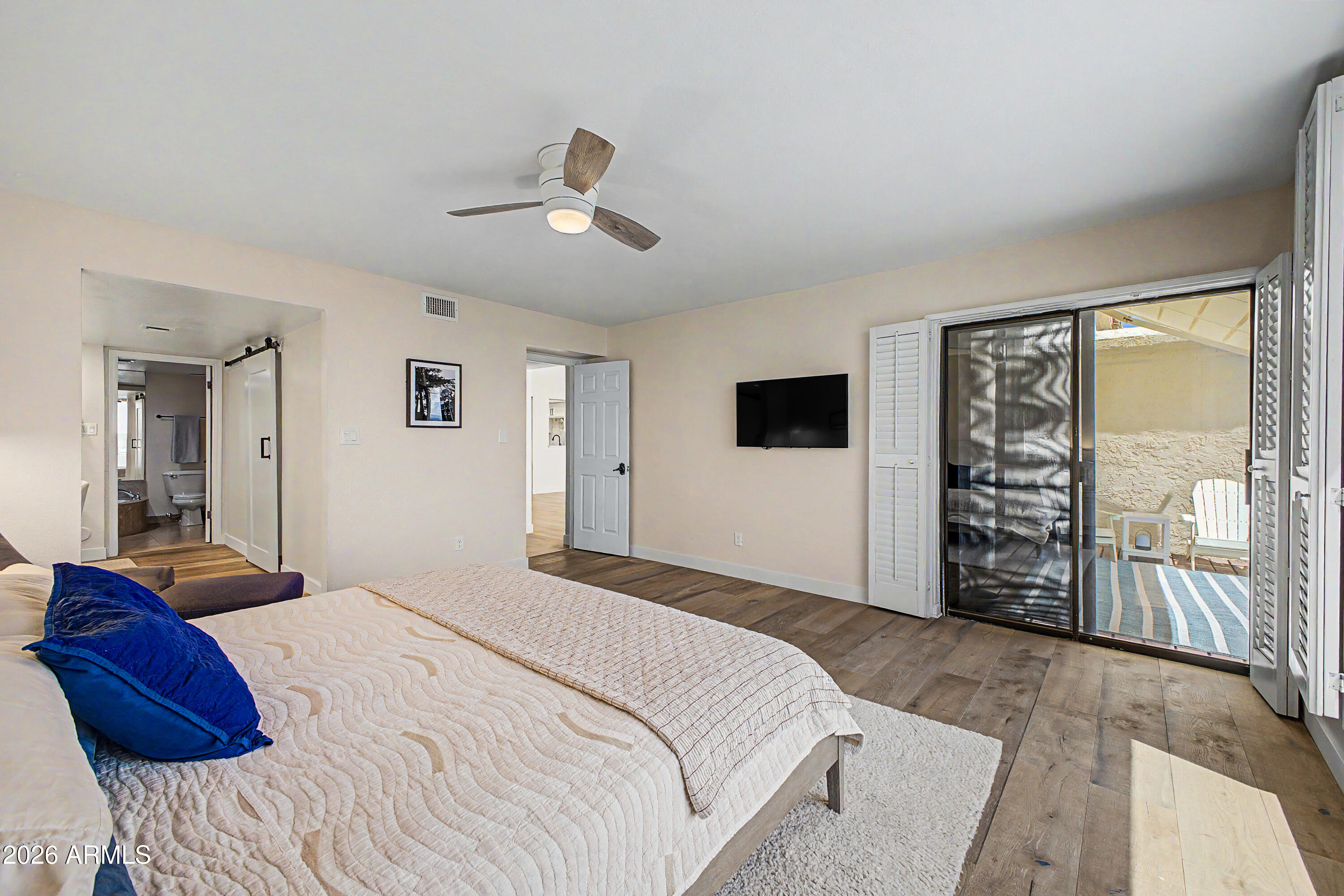 3800 E LINCOLN Drive 45