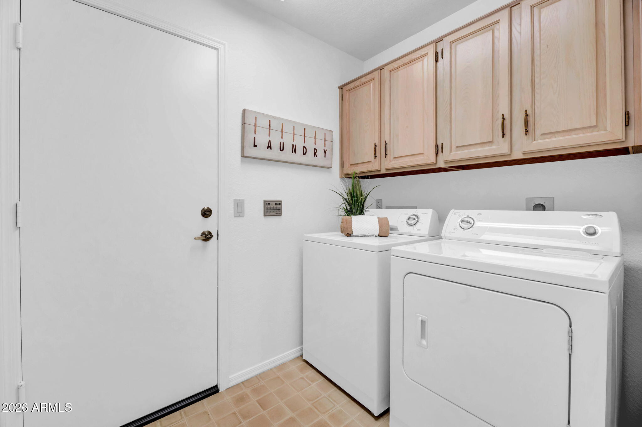 9411 W Kerry Lane