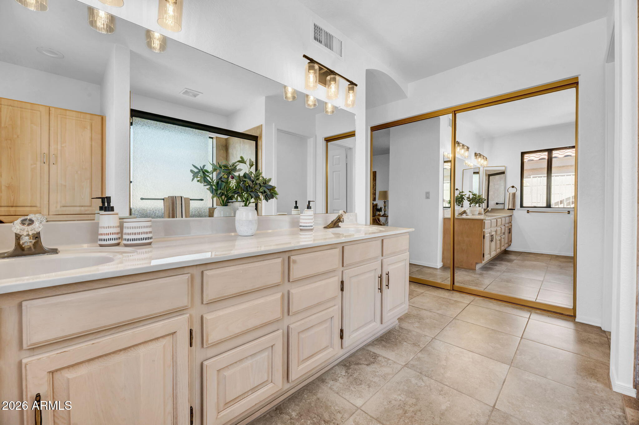 9411 W Kerry Lane