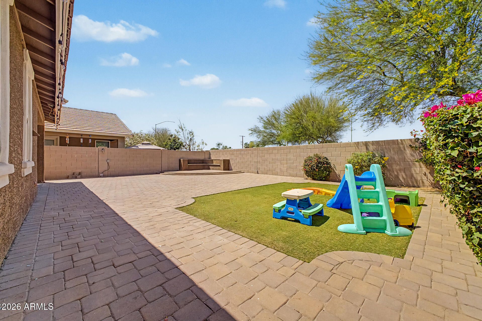 7406 E OLLA Avenue