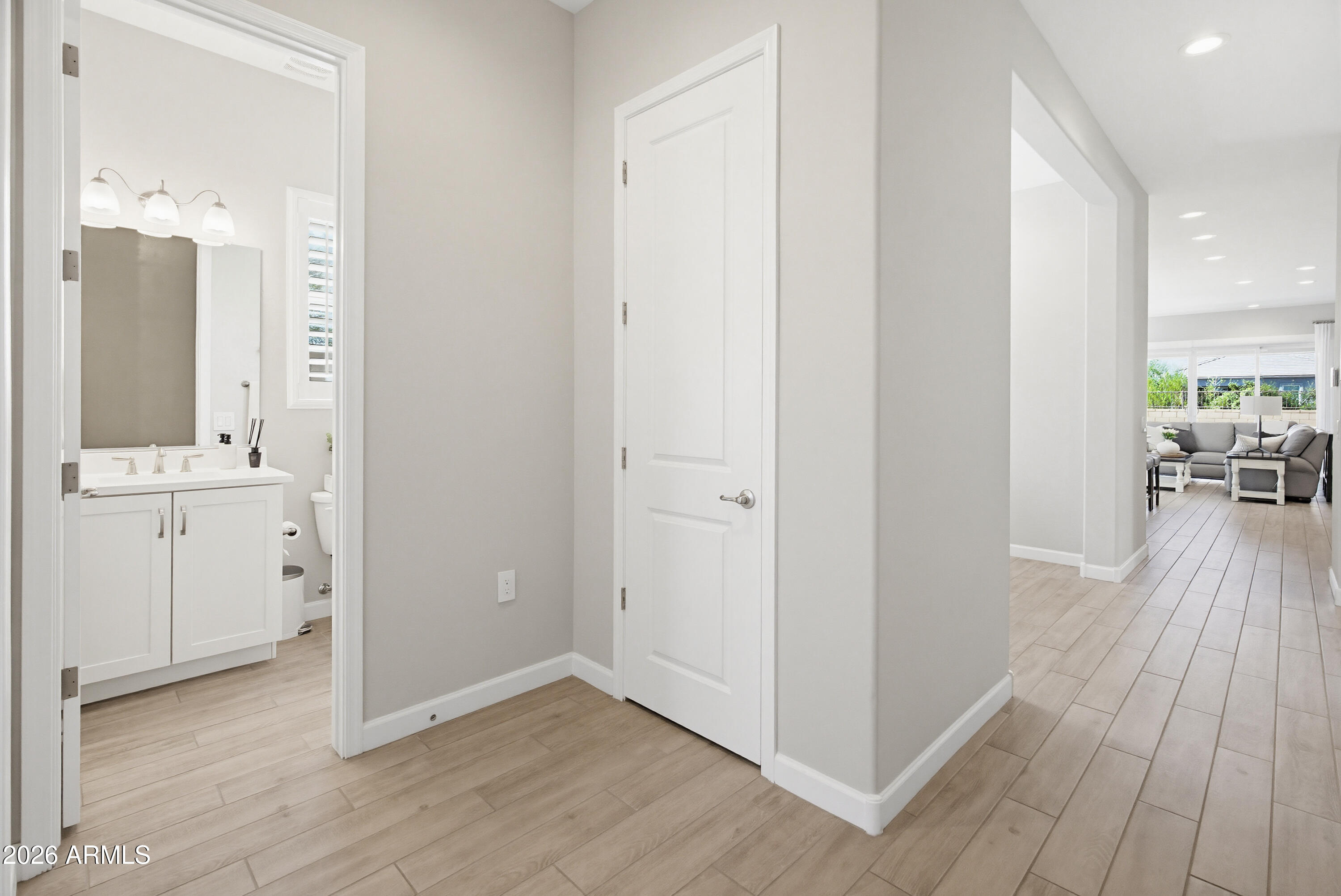 2120 E PARK VIEW Lane