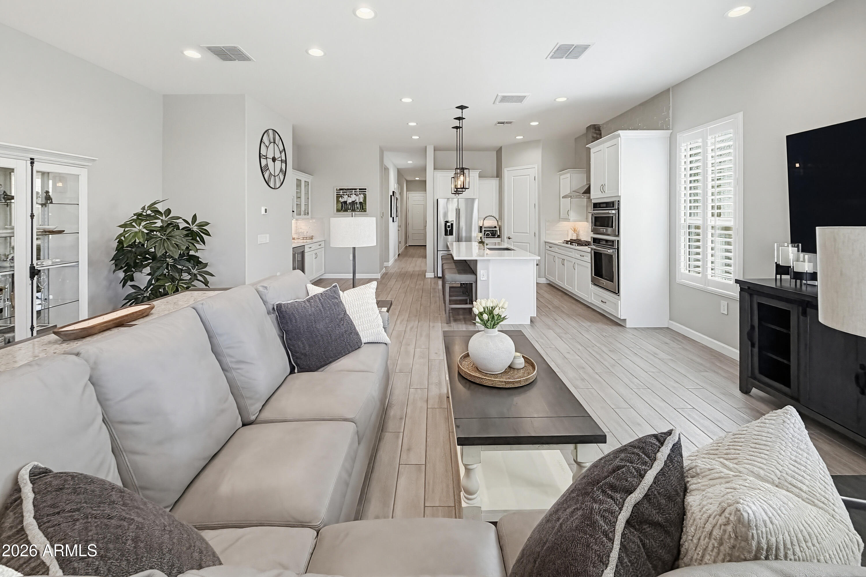 2120 E PARK VIEW Lane