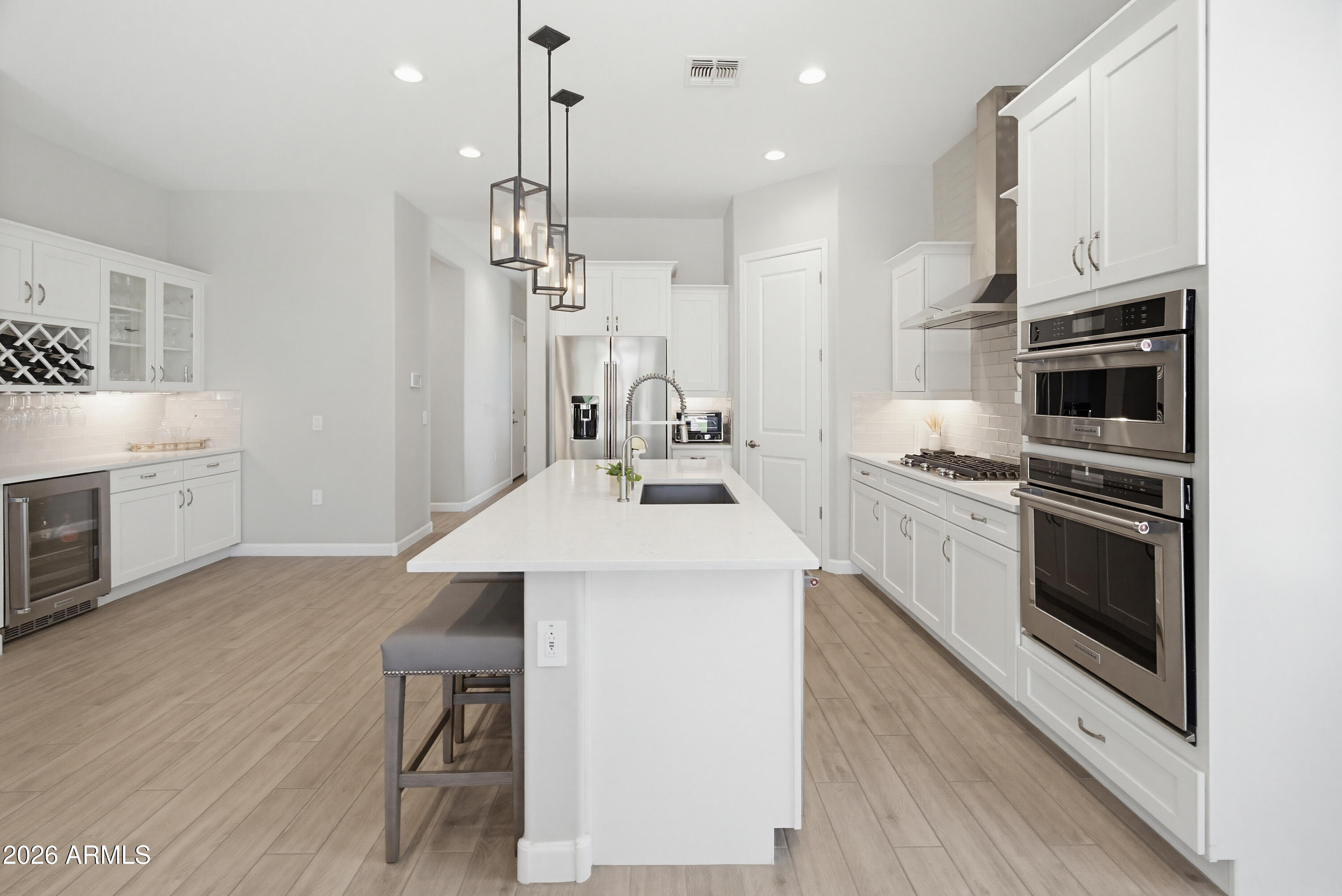2120 E PARK VIEW Lane