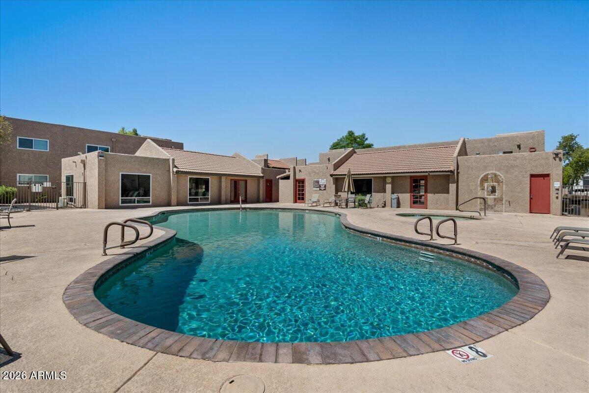 5525 E THOMAS Road O12