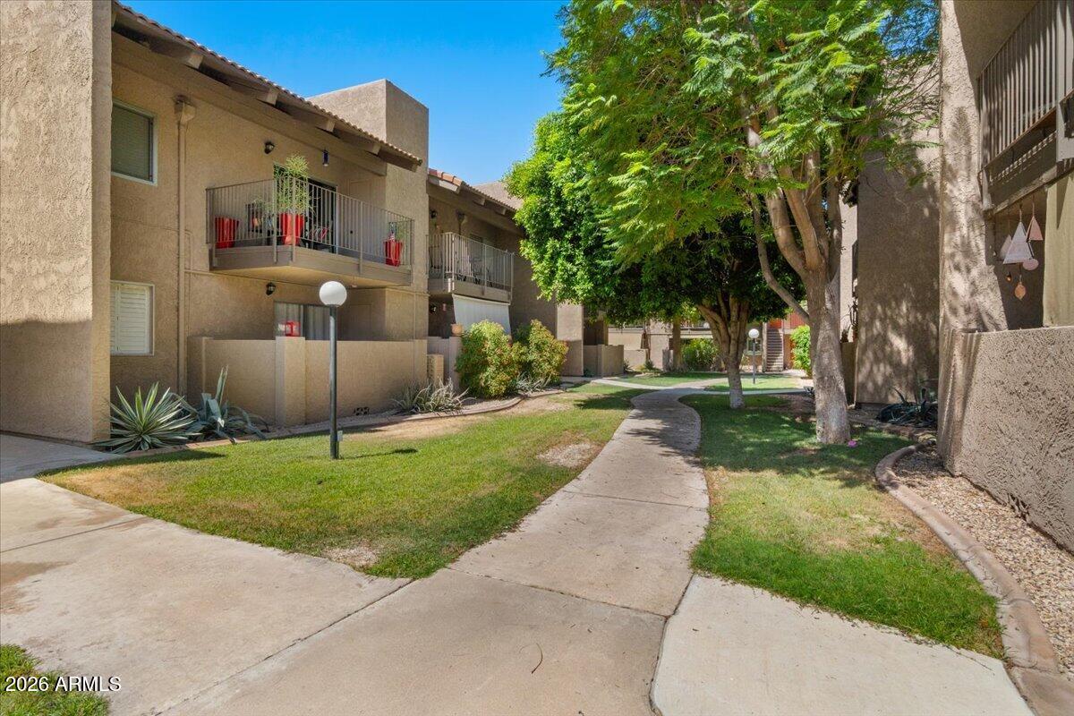 5525 E THOMAS Road O12