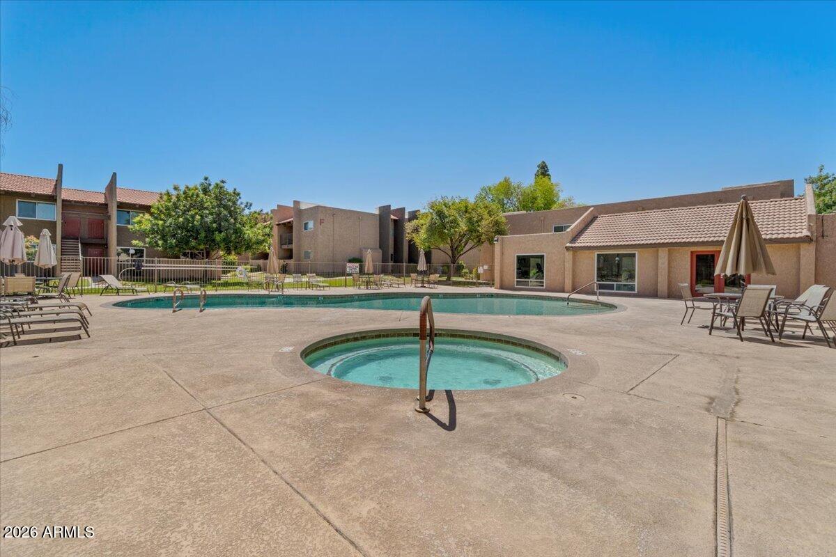 5525 E THOMAS Road O12