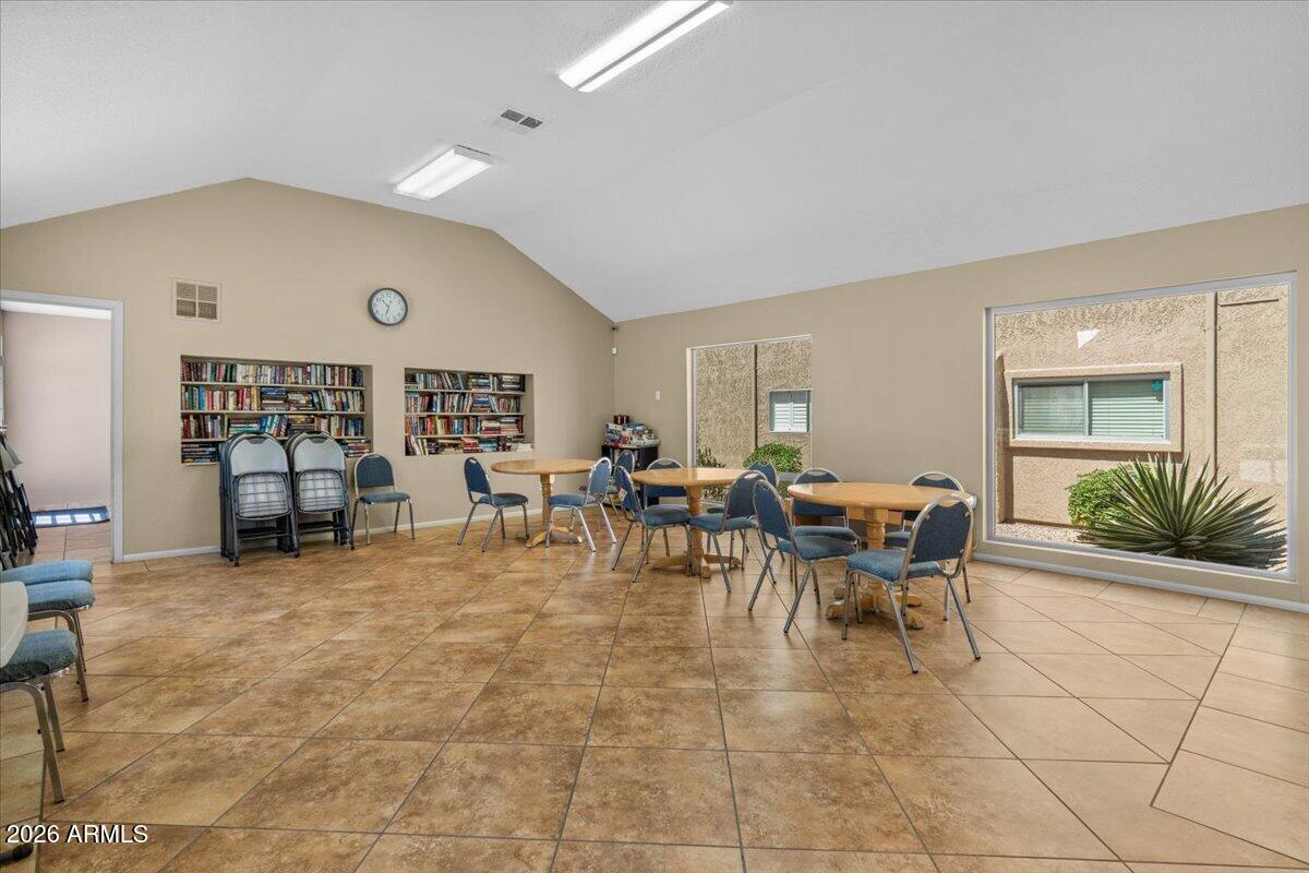 5525 E THOMAS Road O12