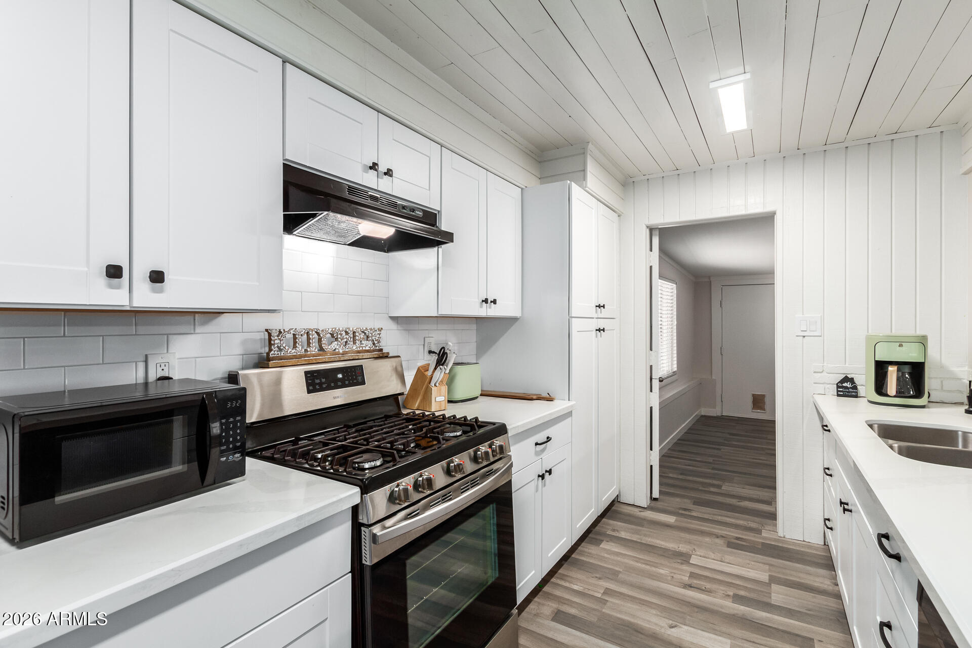 21 E ALAMEDA Drive