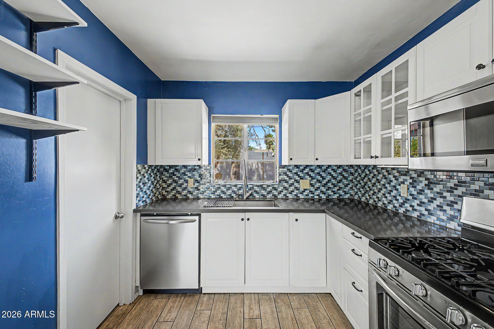 4238 N 10th Place