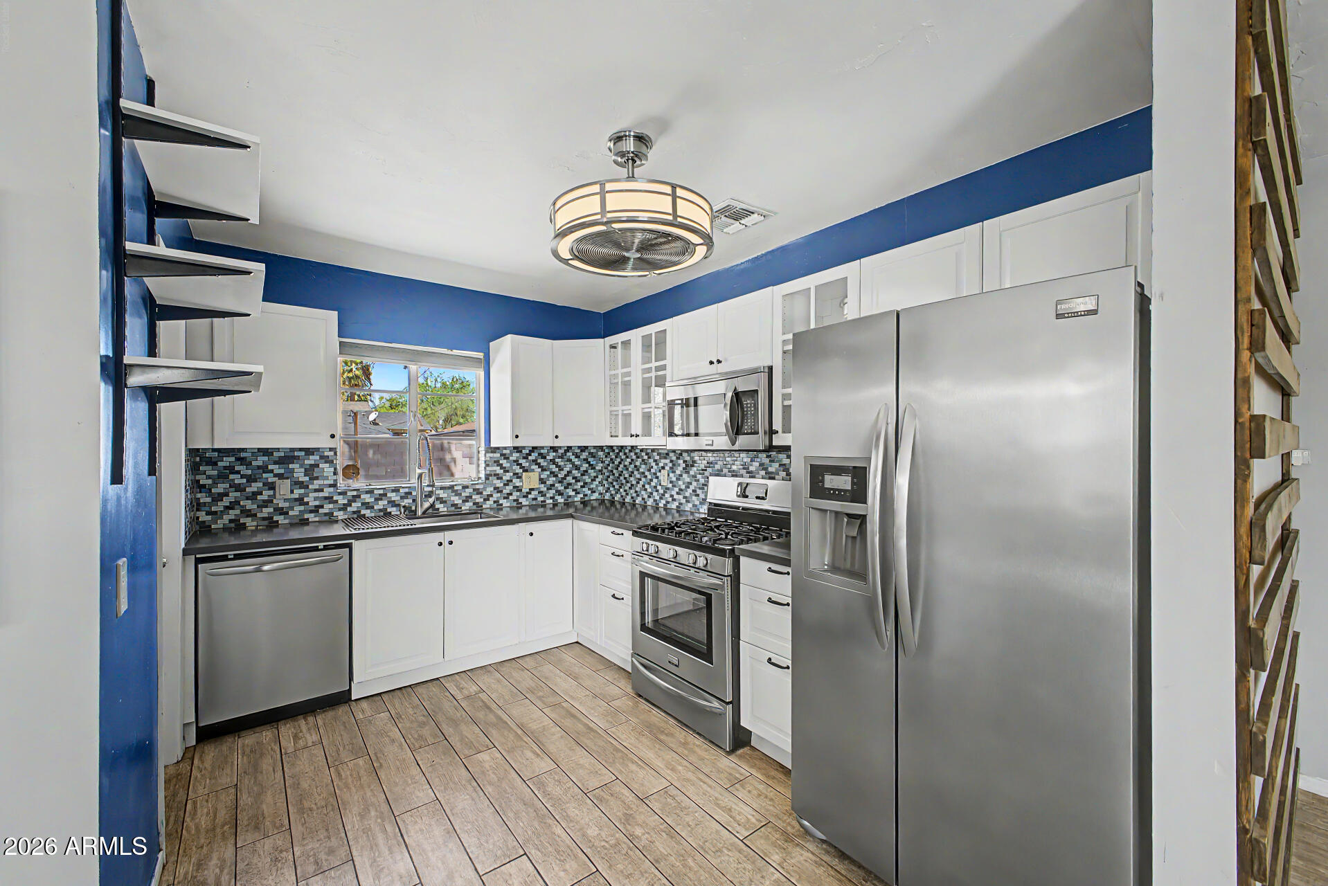4238 N 10th Place