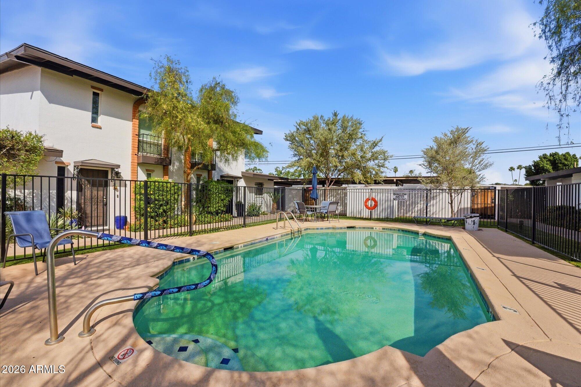 3702 E MONTEROSA Street 6