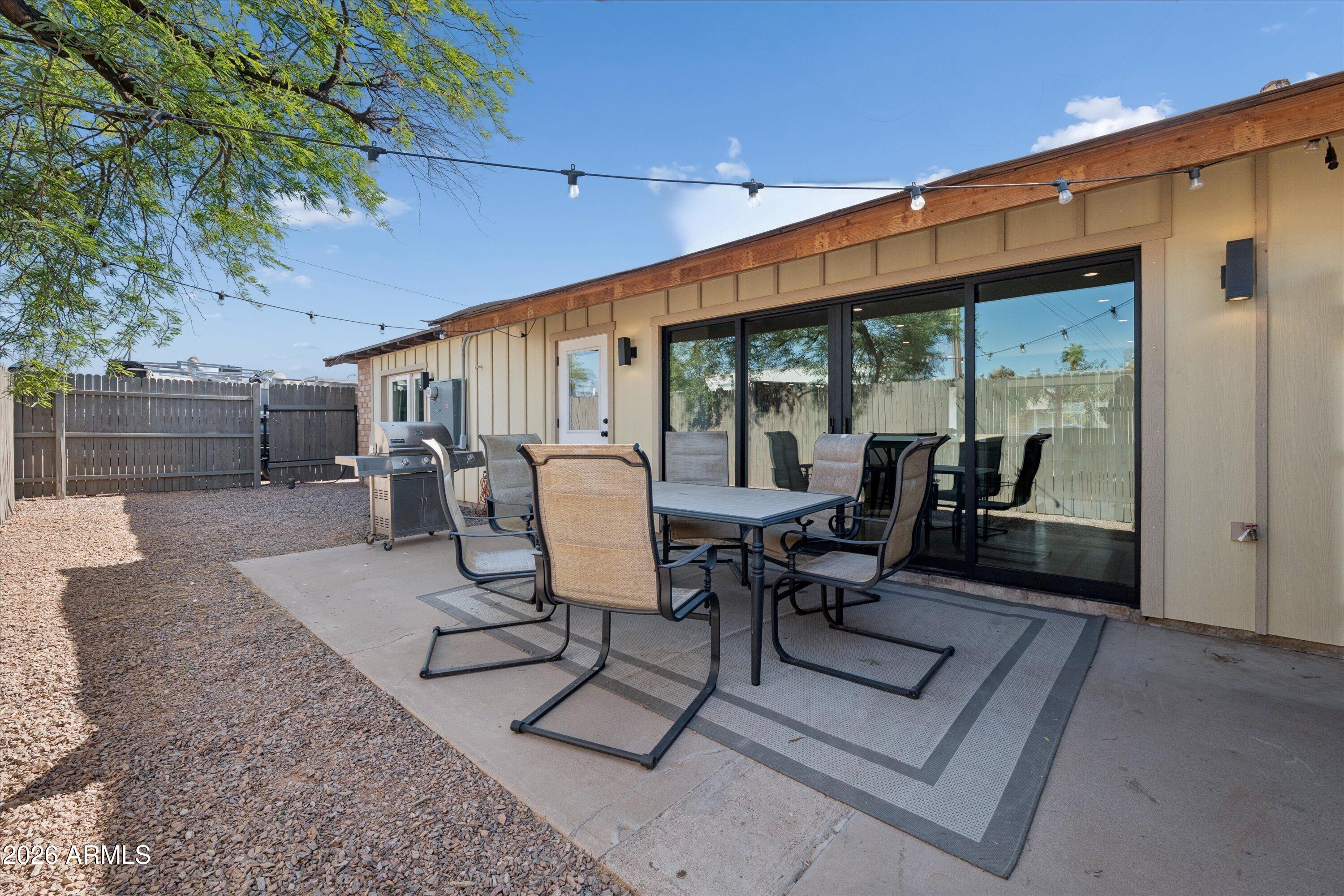 1726 N 74TH Place