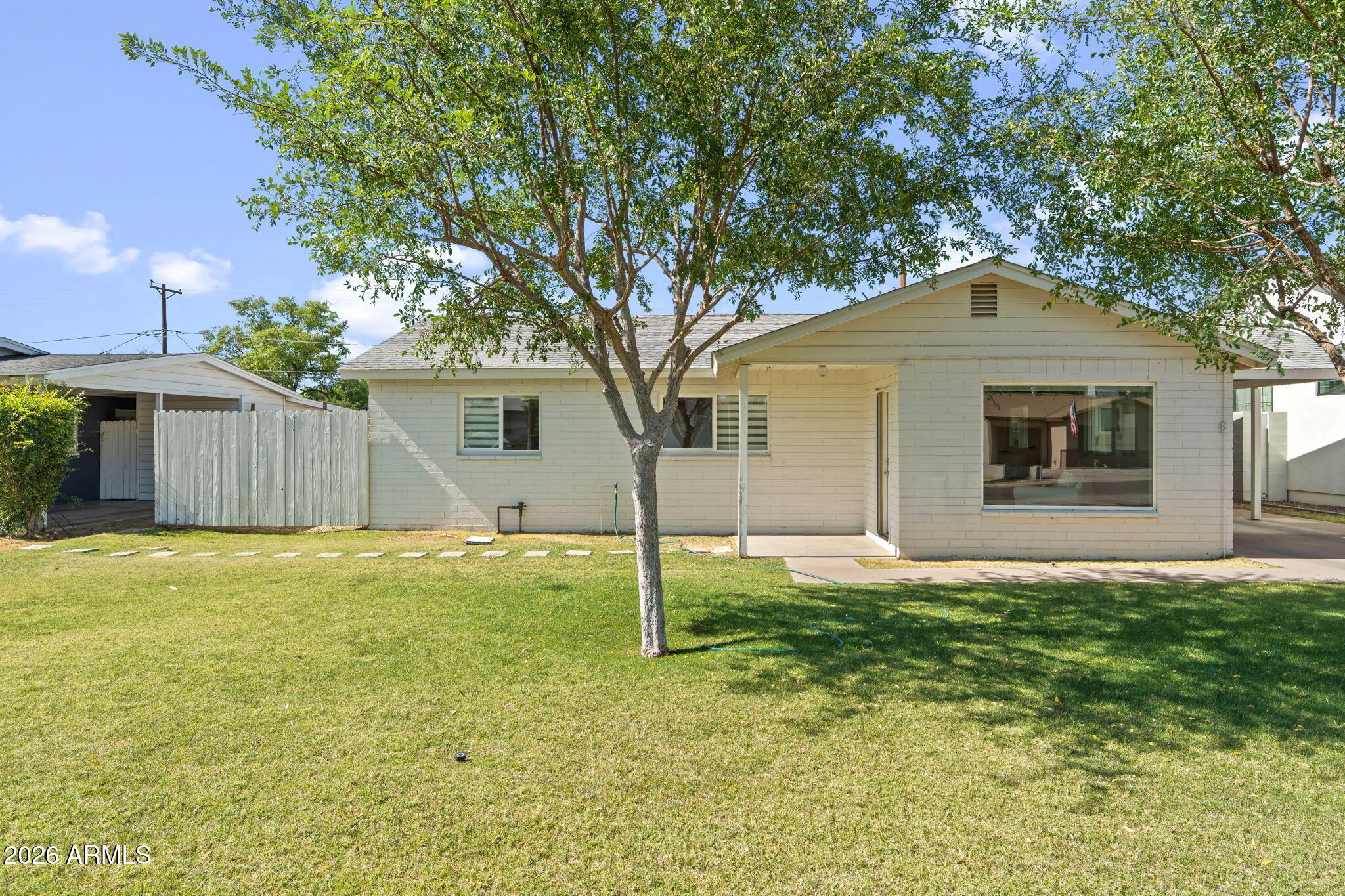 4234 E EARLL Drive