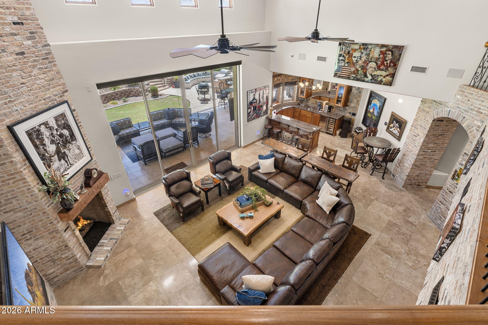 7 E OAKWOOD HILLS Drive