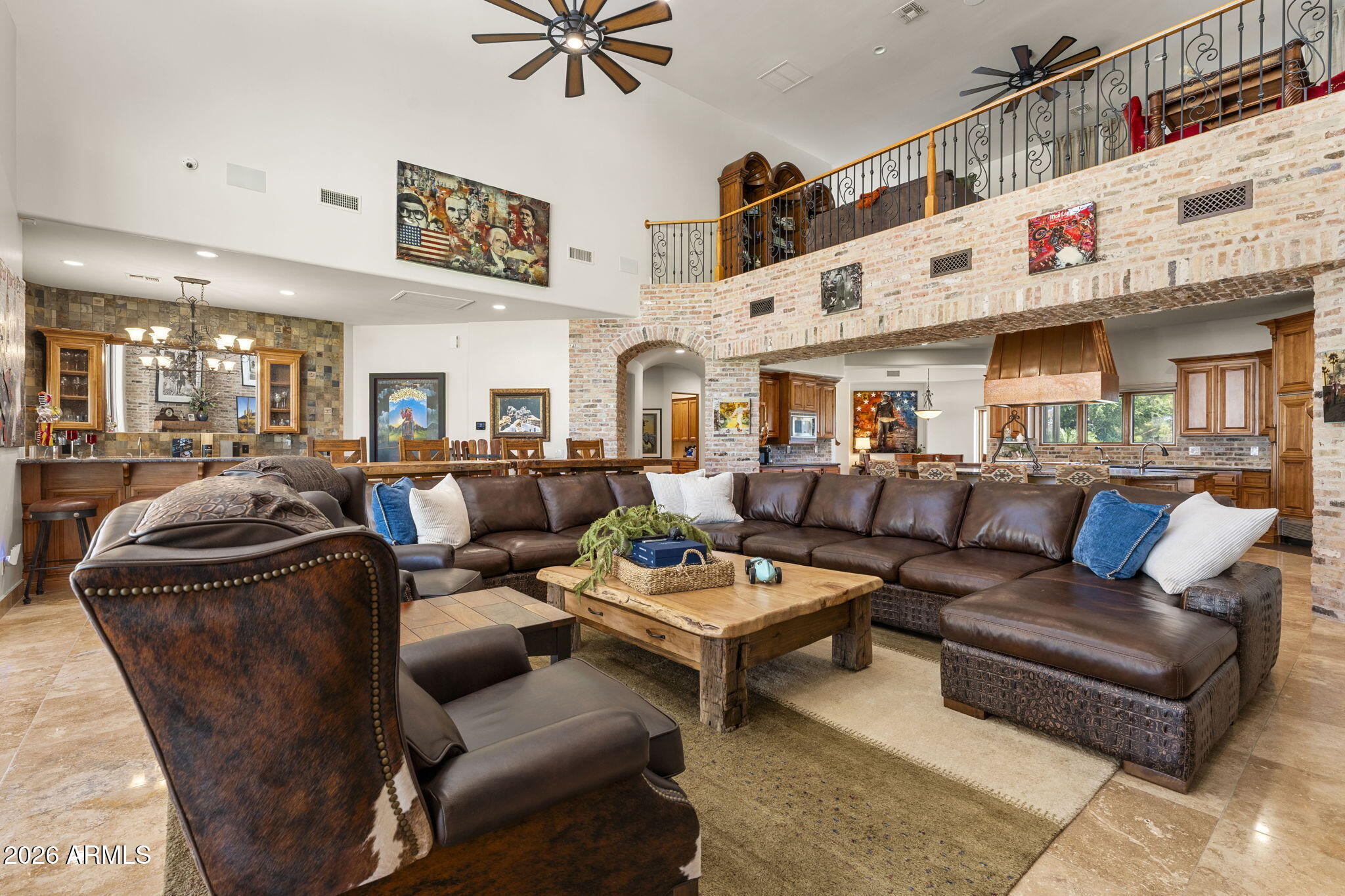 7 E OAKWOOD HILLS Drive
