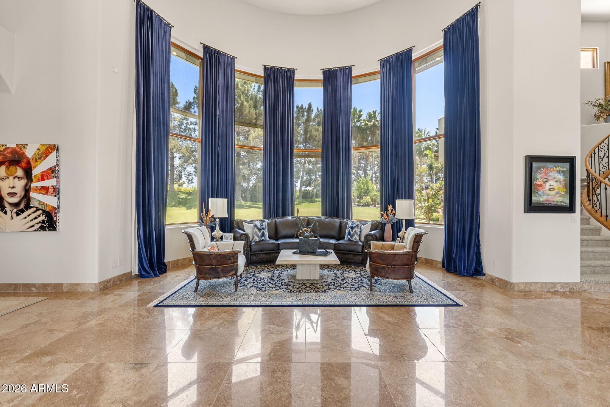7 E OAKWOOD HILLS Drive