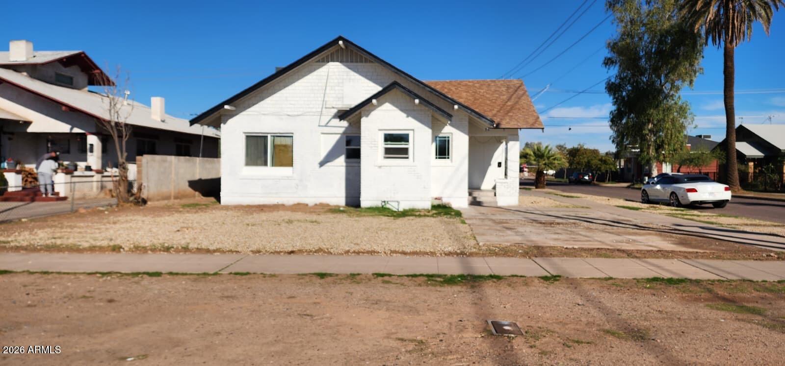 2002 W JEFFERSON Street