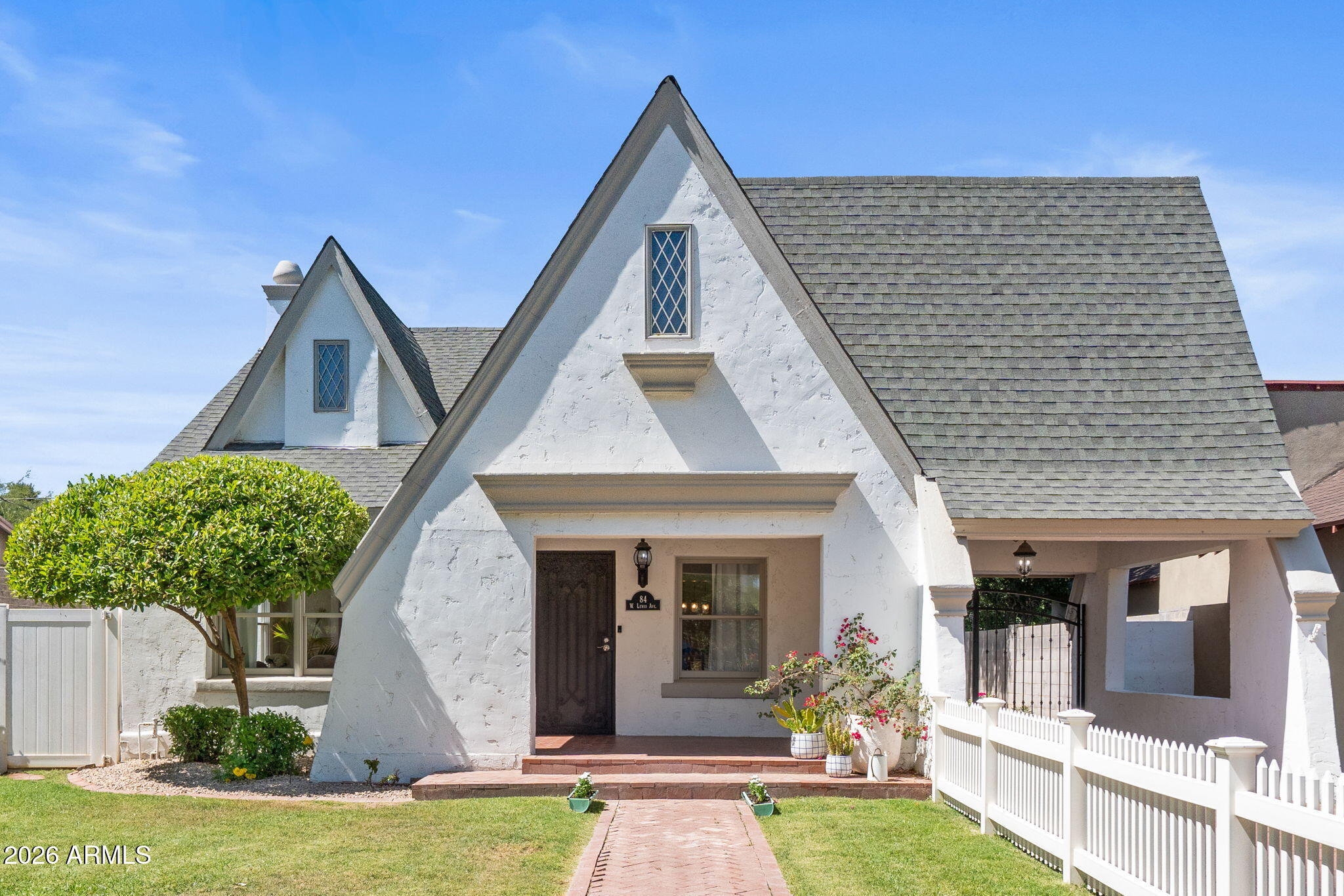 84 W LEWIS Avenue