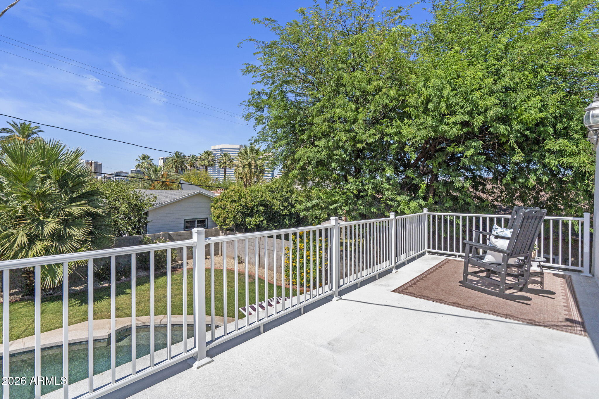 84 W LEWIS Avenue