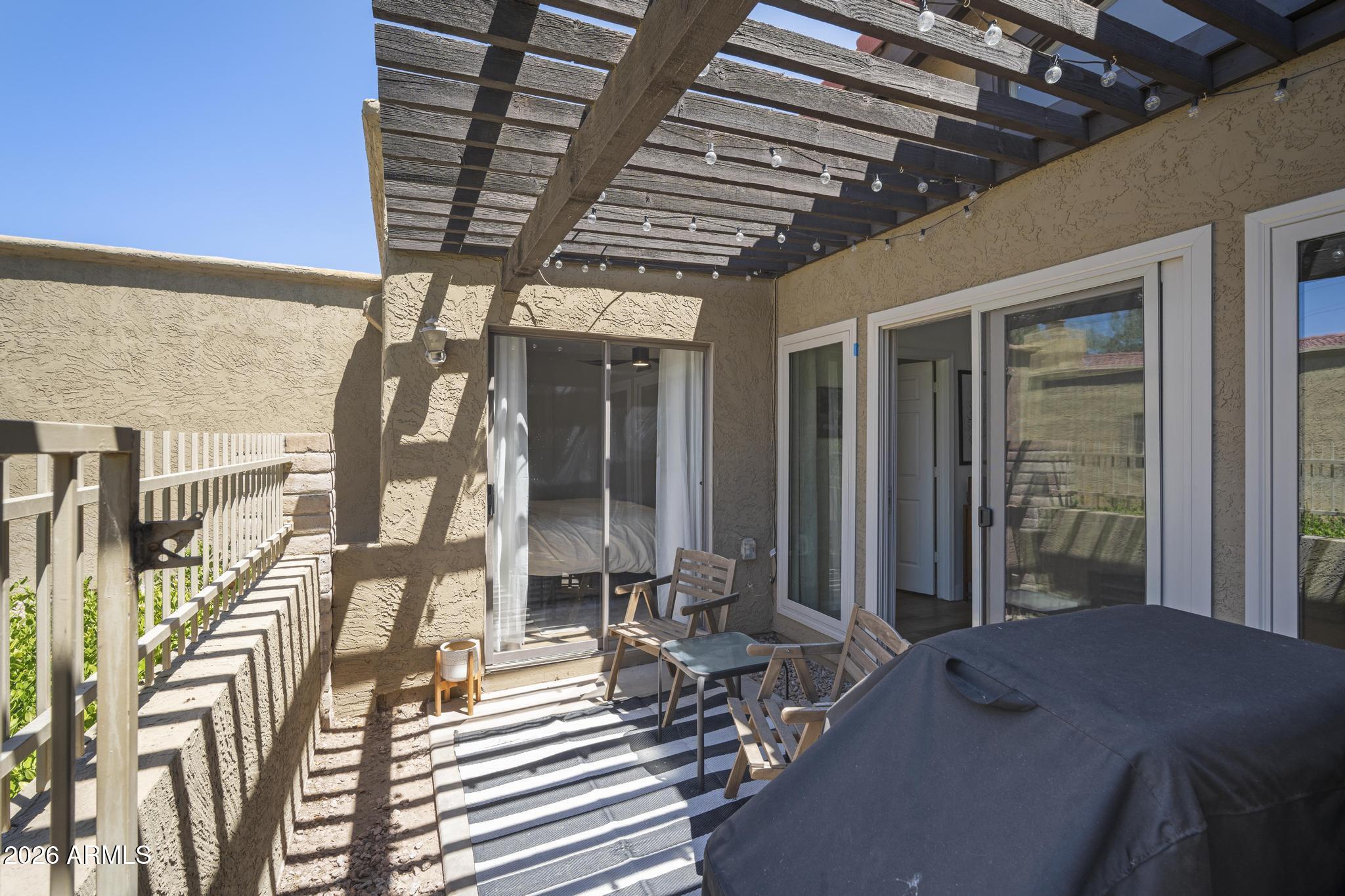 1220 E BLUEBELL Lane