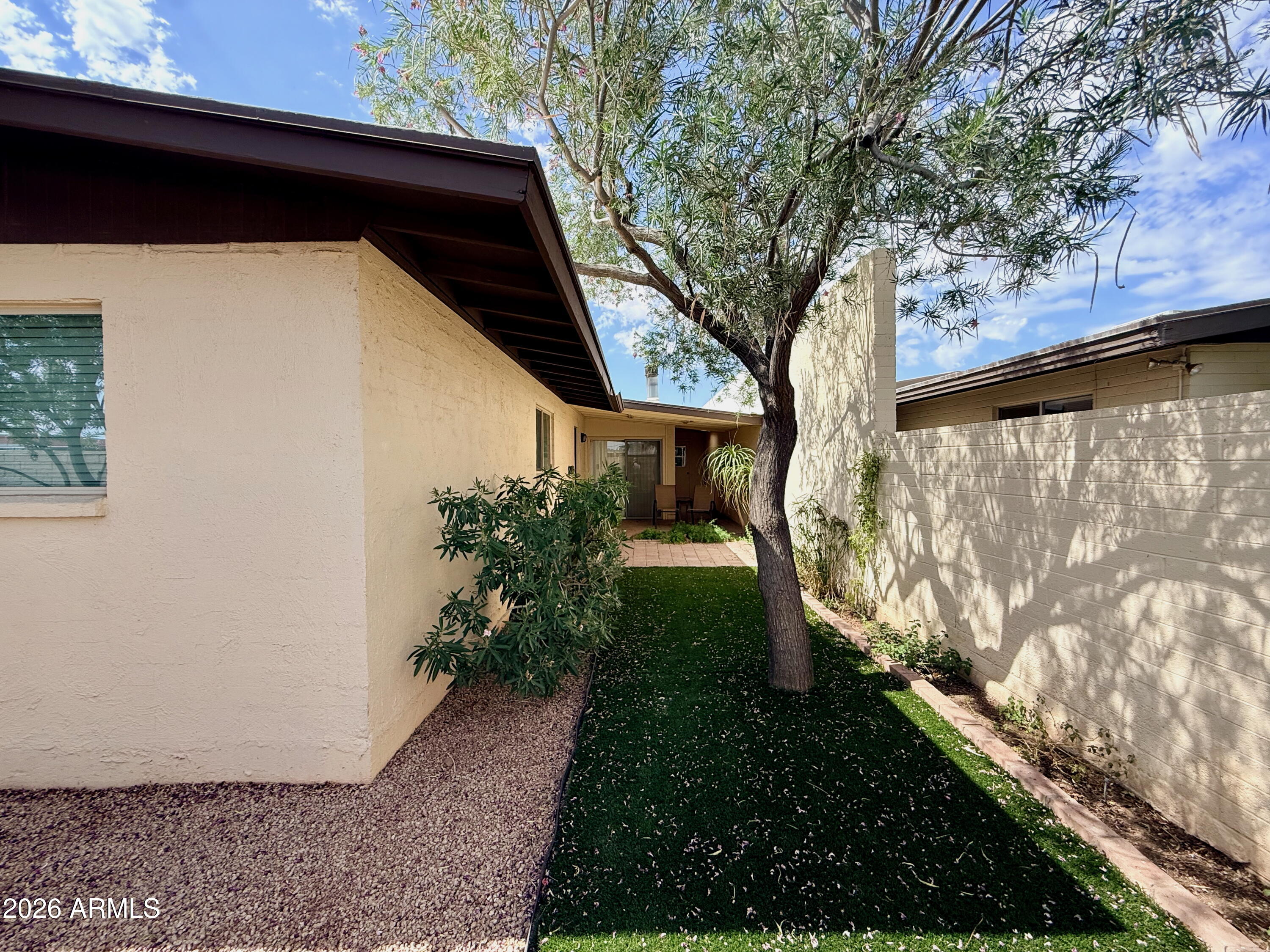 312 W LAGUNA Drive