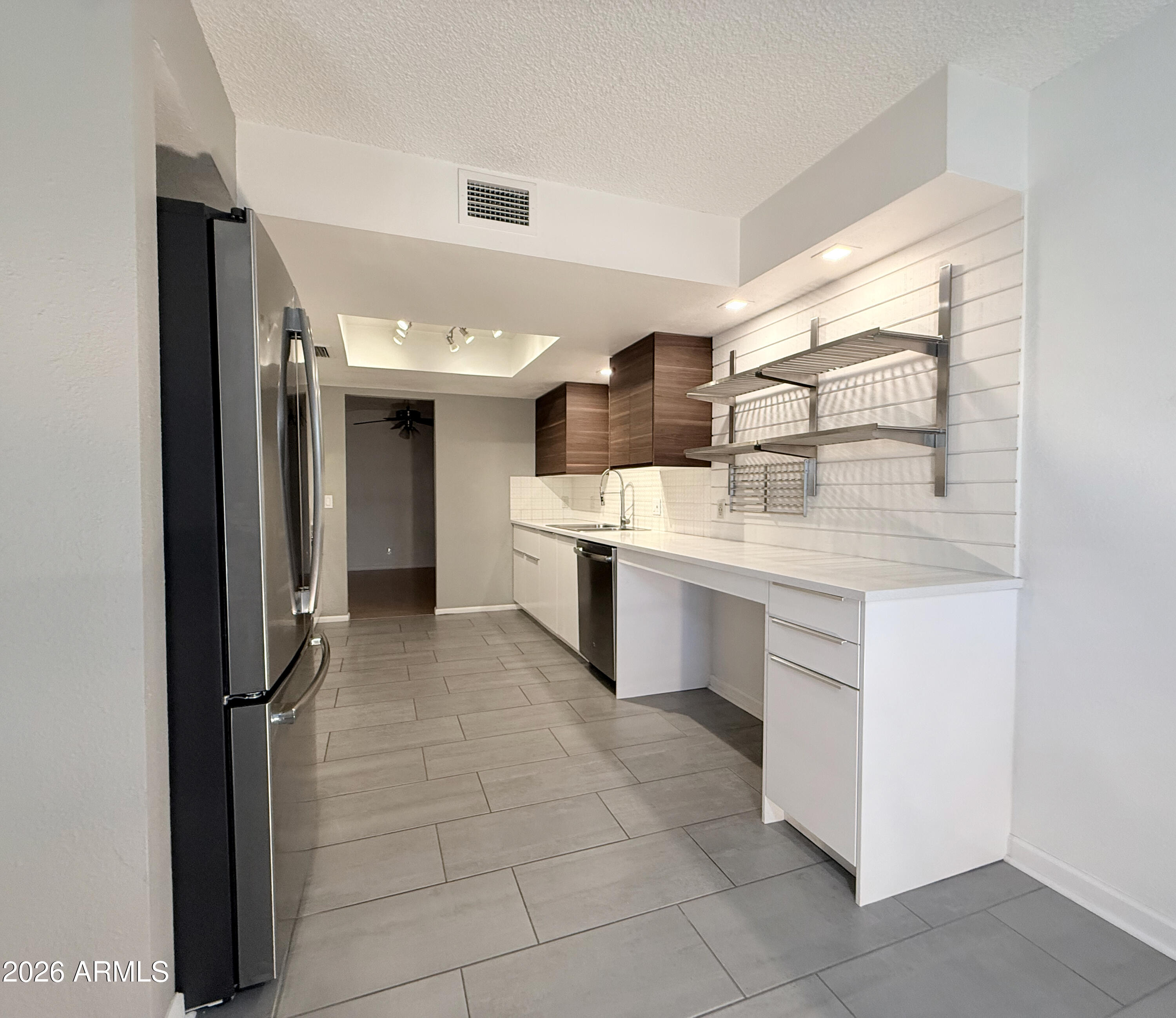 312 W LAGUNA Drive