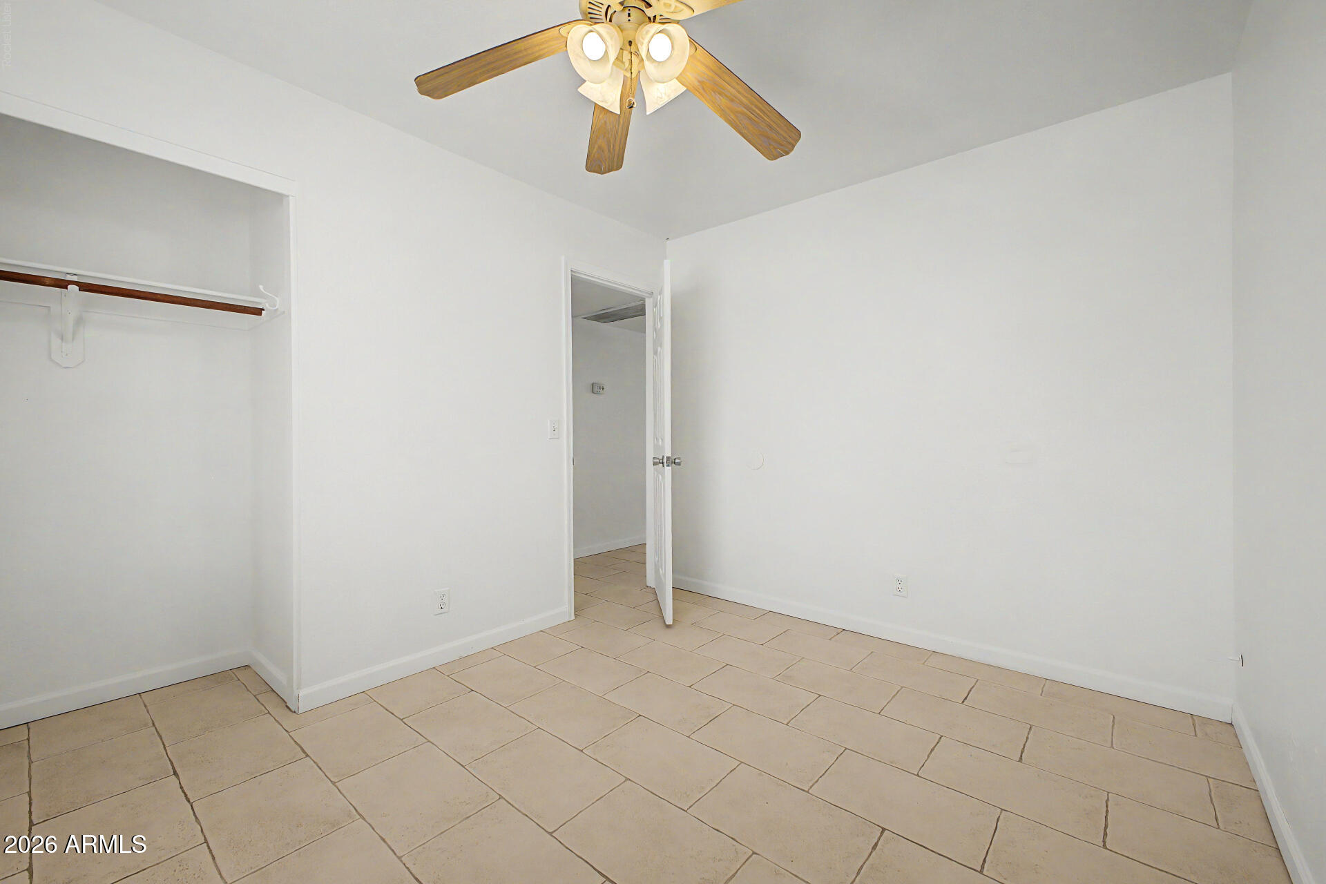 822 W BRADFORD Drive