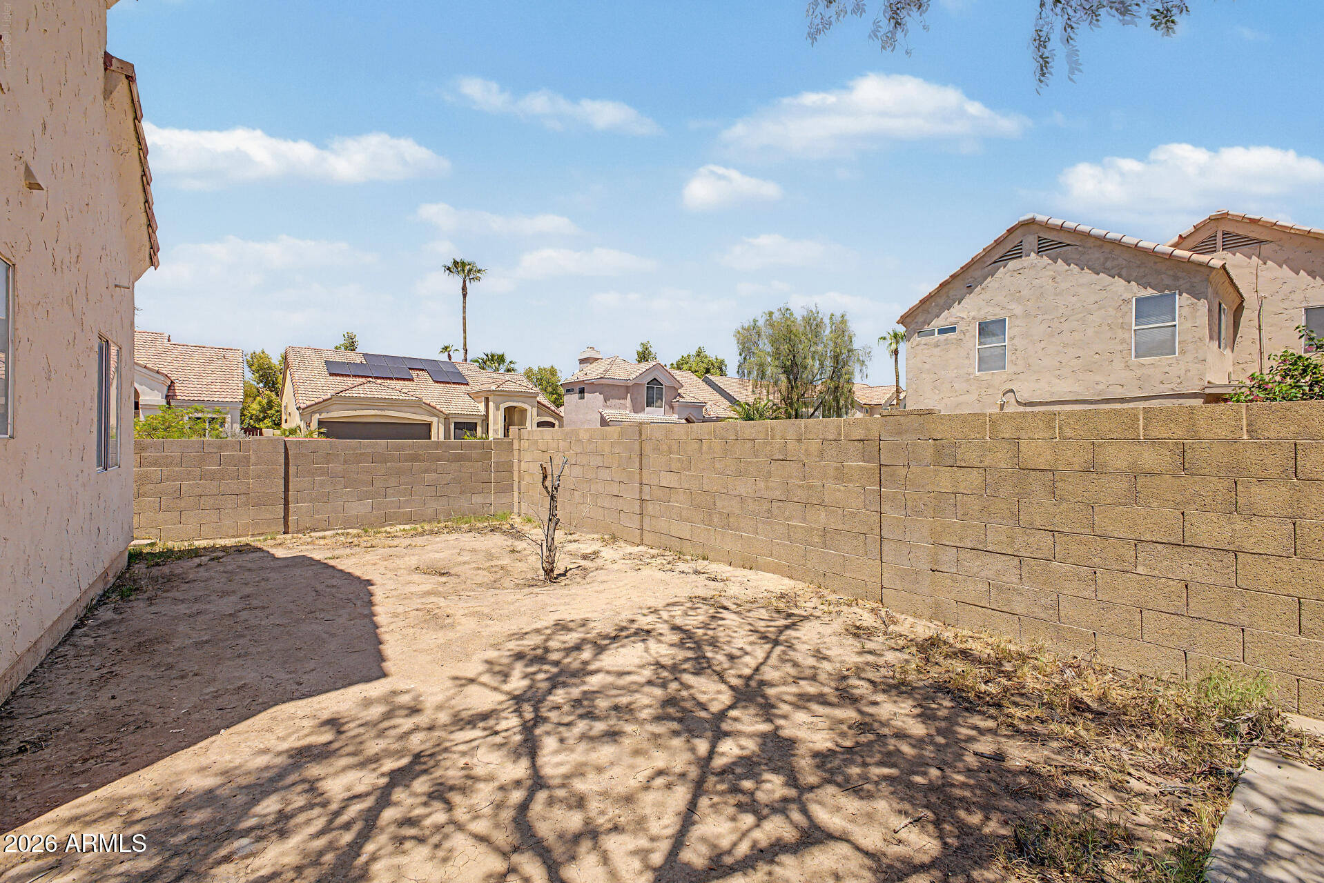822 W BRADFORD Drive