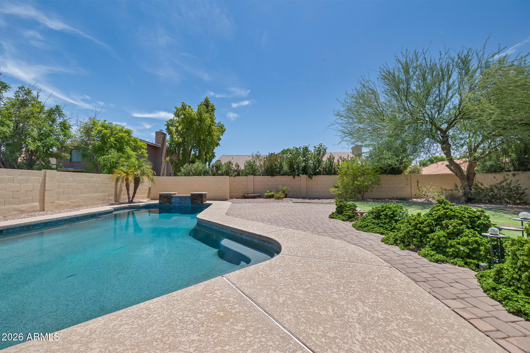 2419 W SHAWNEE Drive