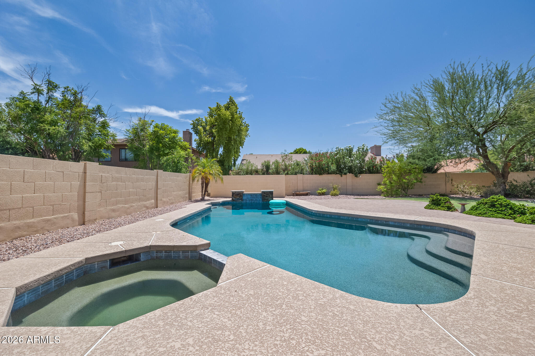 2419 W SHAWNEE Drive