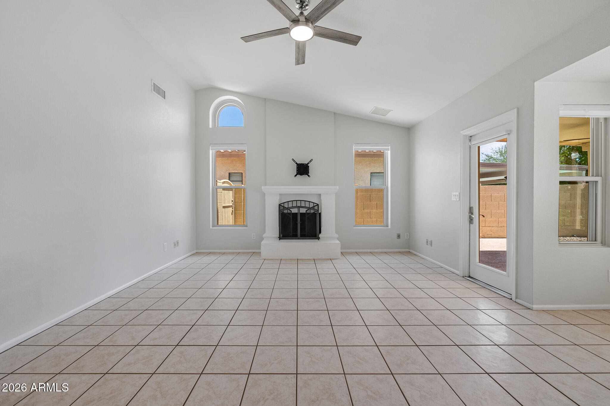 2419 W SHAWNEE Drive